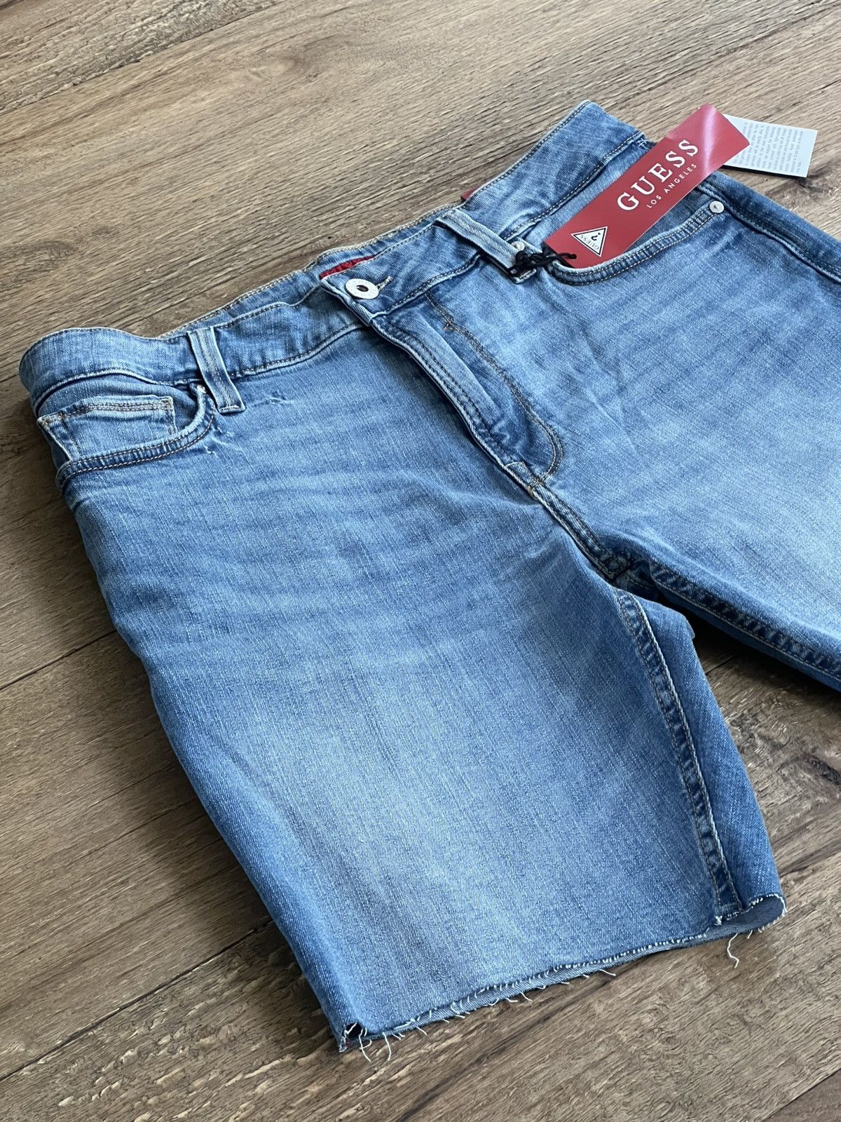 Designer × Guess Guess blue jean frayed shorts new w tags sz 32 Size US 32 / EU 48 - 2 Thumbnail