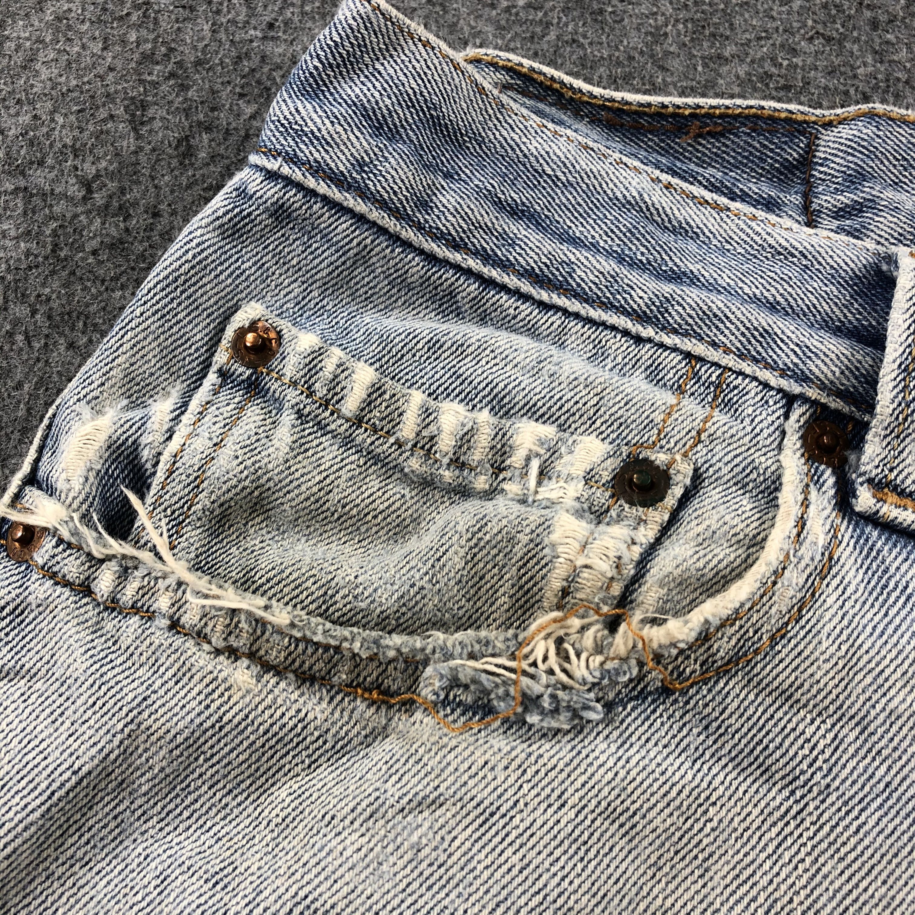 Levi's Vintage Light Wash Levis 505 Jeans-J2482 Size US 33 - 13 Thumbnail