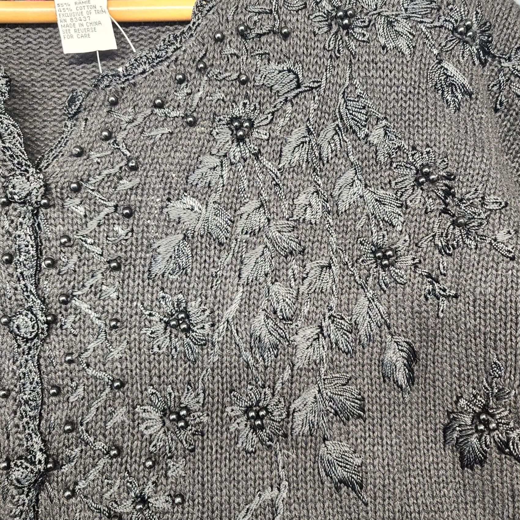 Vintage VINTAGE Tiara Cardigan Sweater Womens Large Black Embellished Floral NEW Size L / US 10 / IT 46 - 7 Thumbnail
