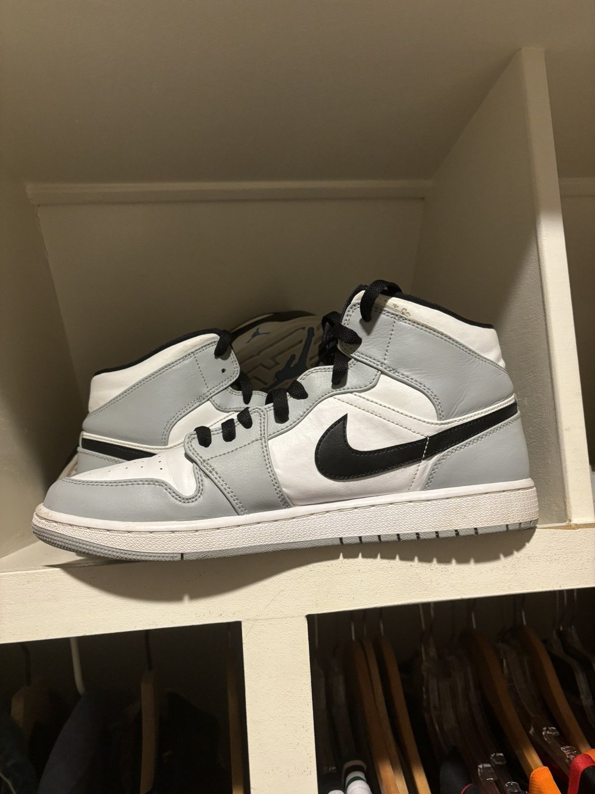 Jordan Brand Jordan 1 mid smoke grey size 11 Size US 11 / EU 44 - 3 Thumbnail