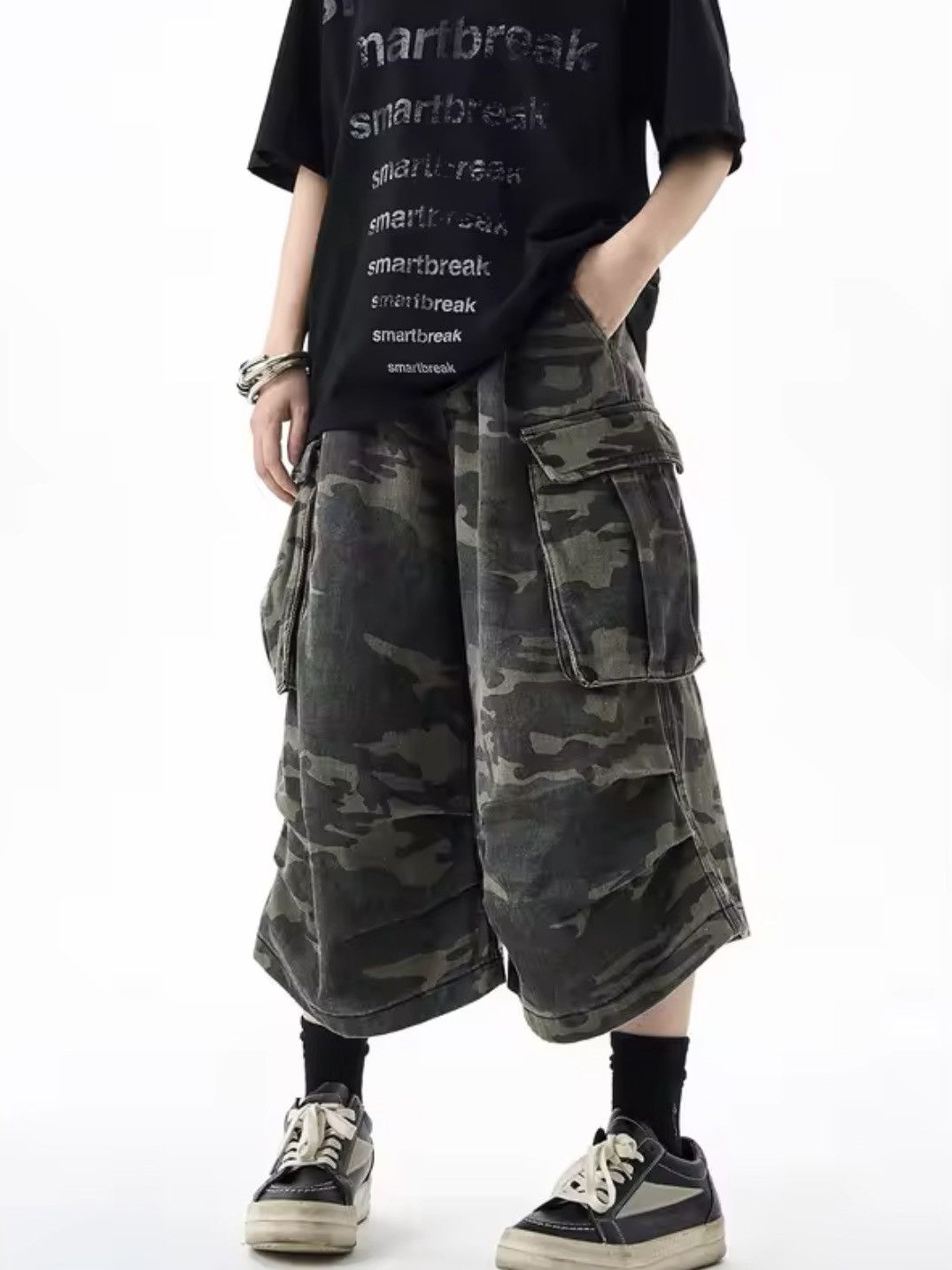 Japanese Brand Unisex washed loose baggy military outdoor cargo shorts Size US 34 / EU 50 - 2 Thumbnail