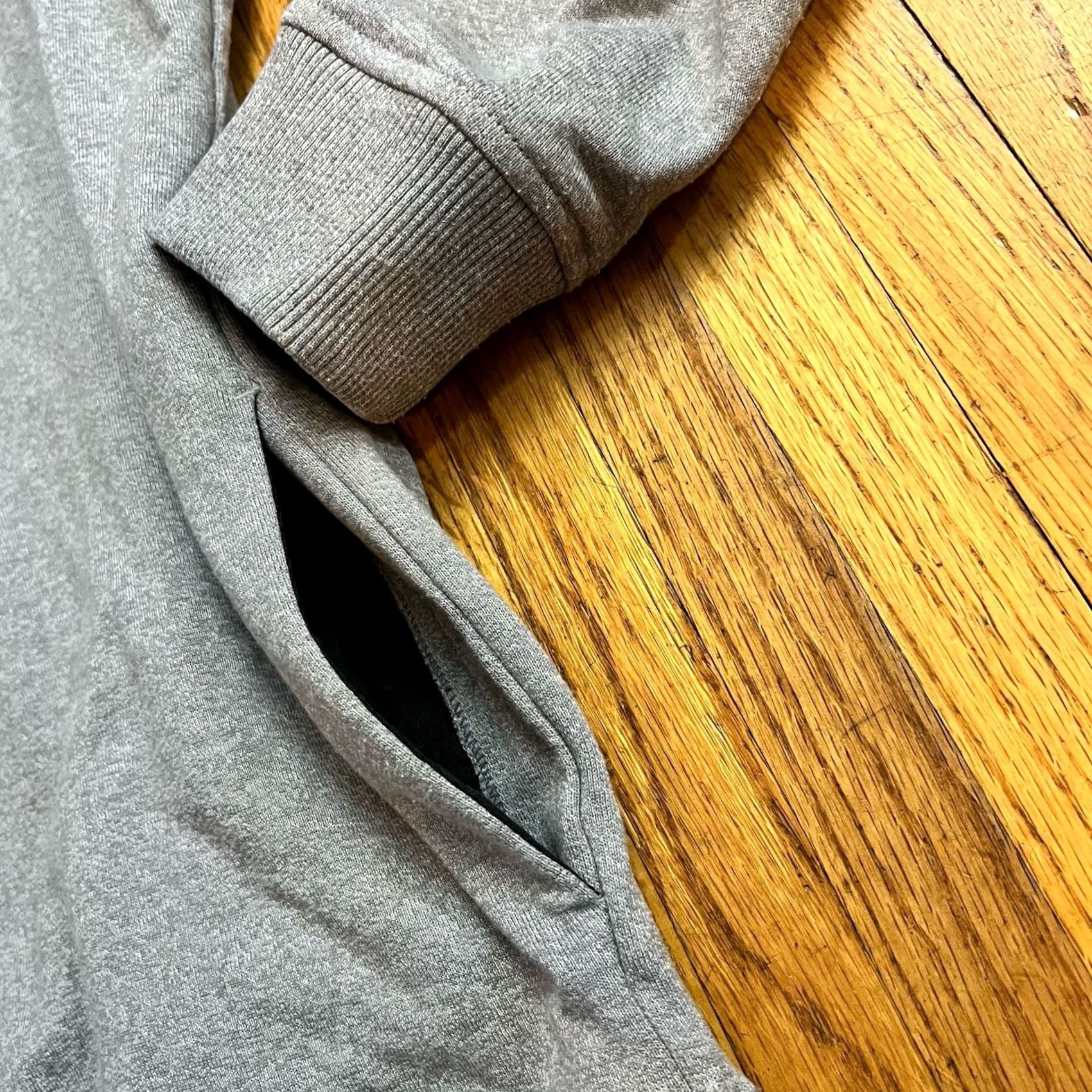 TravisMathew Travis Mathew Sweatshirt Mens Medium Gray Quarter Zip Golf Pullover Sweater Size US M / EU 48-50 / 2 - 3 Thumbnail