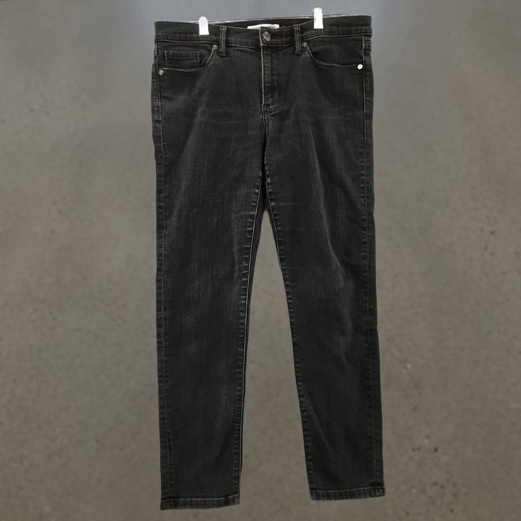 Banana Republic Banana Republic Jeans Mens 31 Black Skinny Ankle Tapered Low Rise Zip Fly 5-Pocket Denim Slim Modern Men Size US 31 - 1 Thumbnail