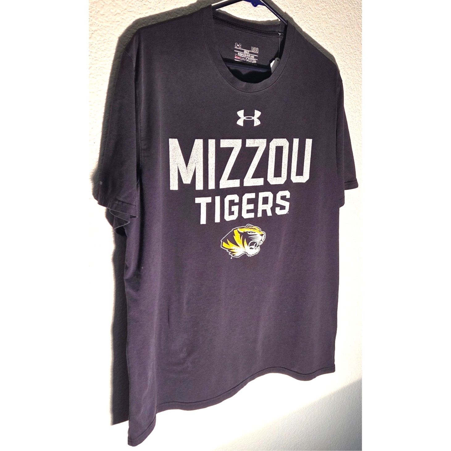 Under Armour Mizzou Tigers Under Armour T-Shirt Loose - Large - Navy Blue Size US L / EU 52-54 / 3 - 2 Thumbnail