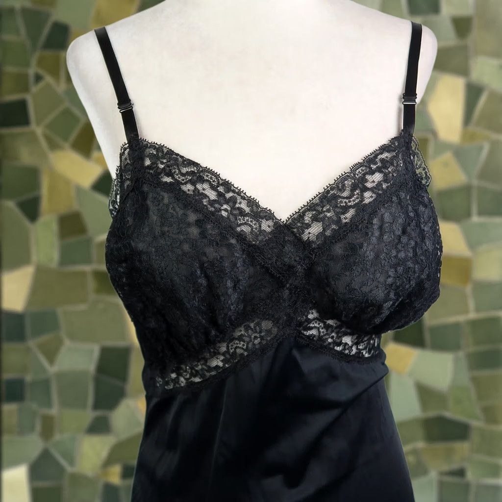 Vintage VINTAGE Van Raalte Black Lace Trim Slip Dress S Womens Slip 60s Lace Nylon Black Girls Mens Size S / US 4 / IT 40 - 1 Thumbnail