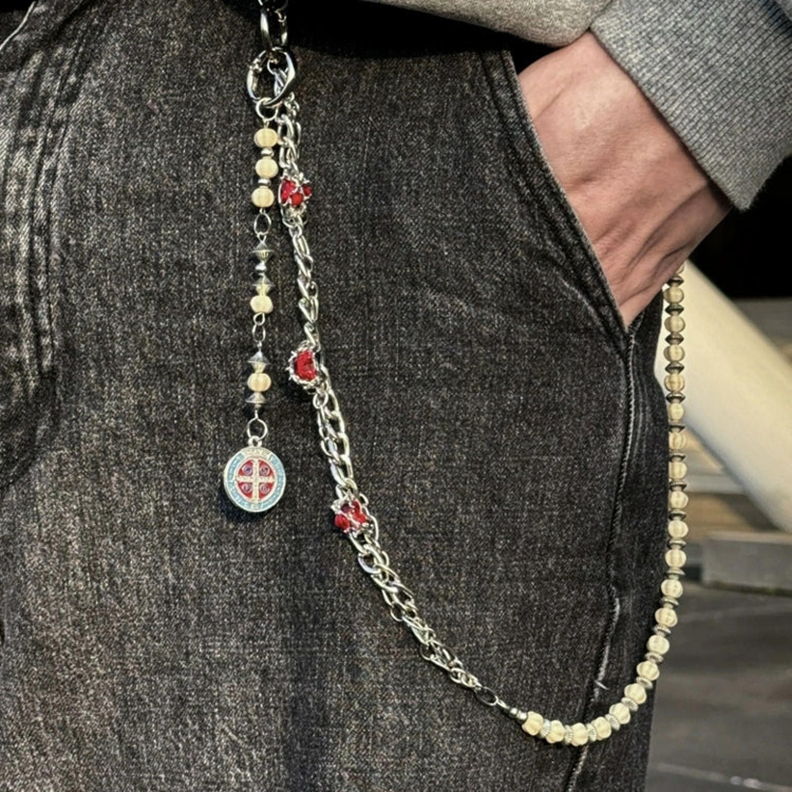 Jewelry Silver and White Beaded Chain Wallet Accessory Size ONE SIZE - 1 Thumbnail