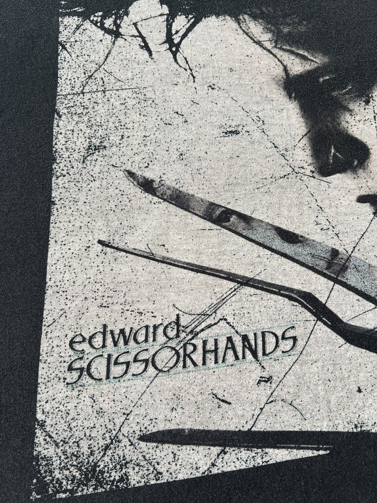 Vintage Vintage 2016 Edward Scissorhands Johnny Depp Movie T-shirt Size US L / EU 52-54 / 3 - 6 Thumbnail