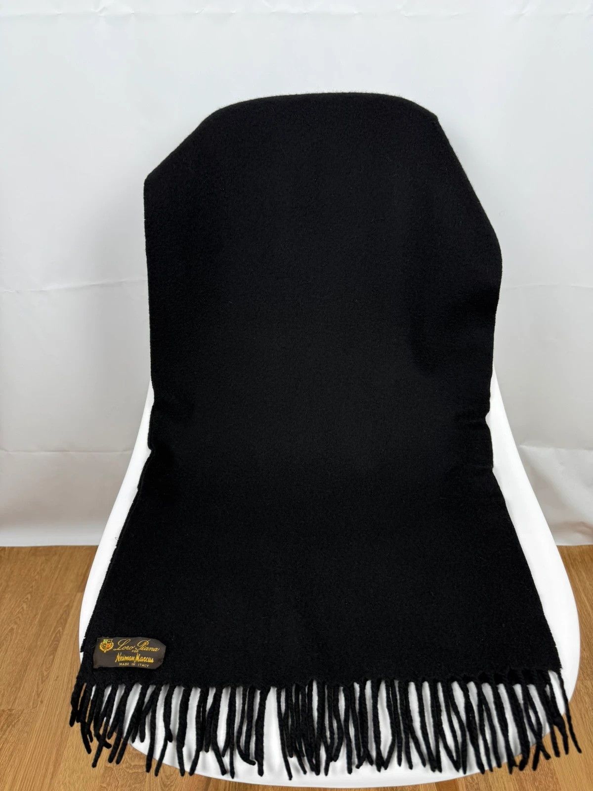 Loro Piana Loro Piana For Neiman Marcus 100% Cashmere Shawl Scarf Size ONE SIZE - 2 Thumbnail