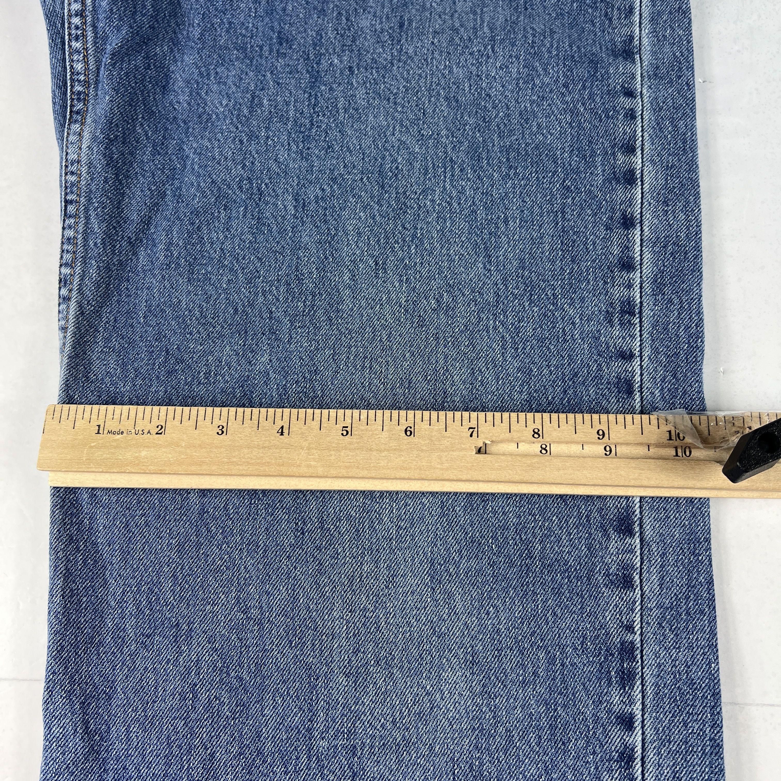 Levi's × Vintage Y2K Levi's Jeans 550 Relaxed Blue Faded Cotton Denim Size US 33 - 18 Thumbnail