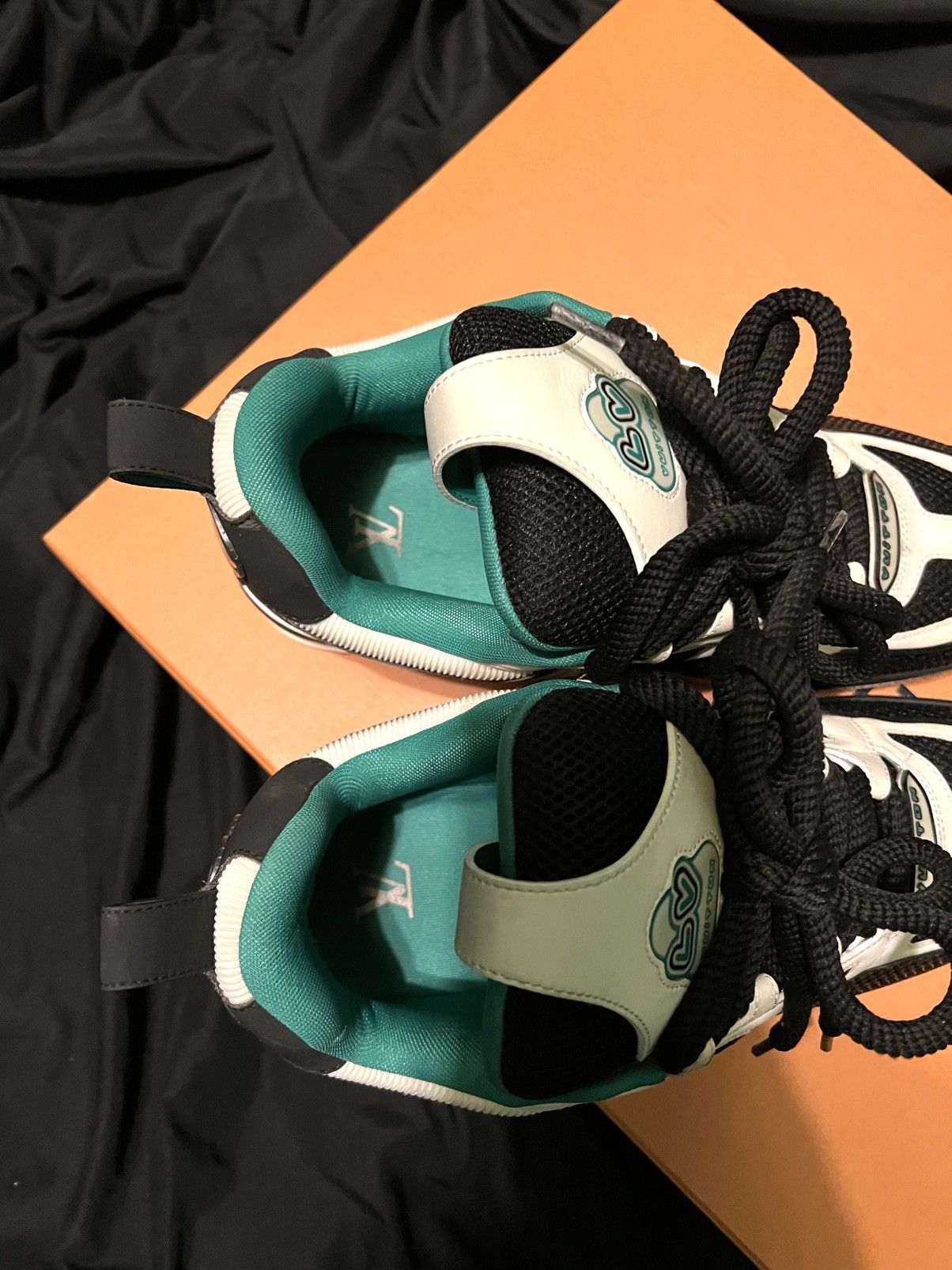 Louis Vuitton Louis Vuitton Skate Sneakers Black Green White LV 9 Trainers Size US 10 / EU 43 - 11 Thumbnail