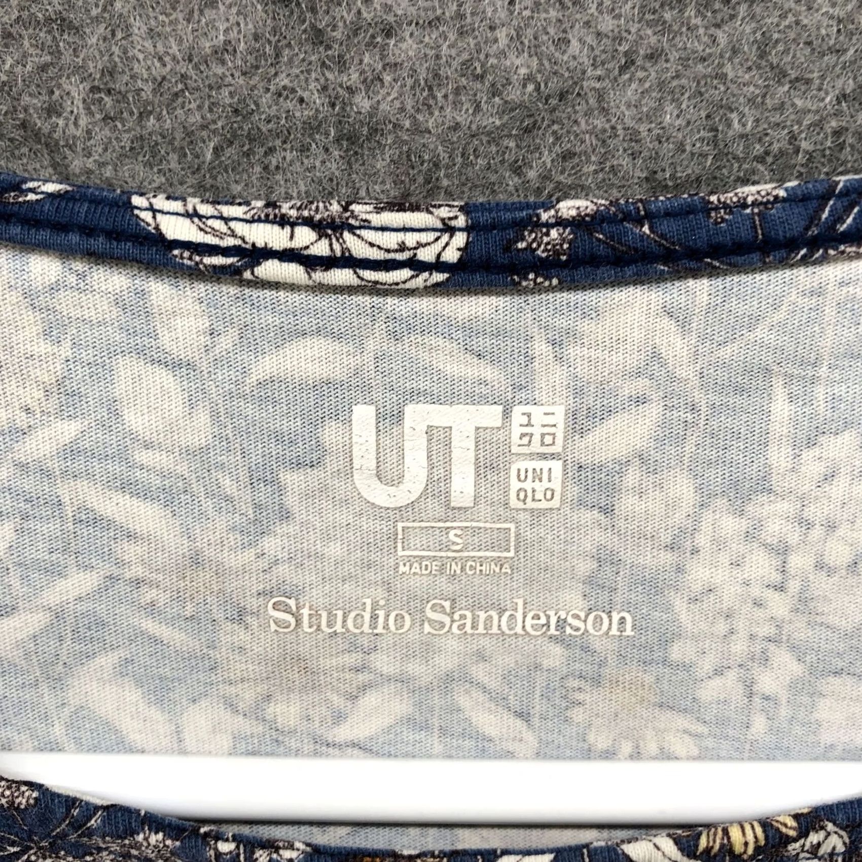 Uniqlo Uniqlo T-Shirt Womens S Blue Crewneck Short Sleeve Bell Ruffle Floral Size S / US 4 / IT 40 - 6 Thumbnail