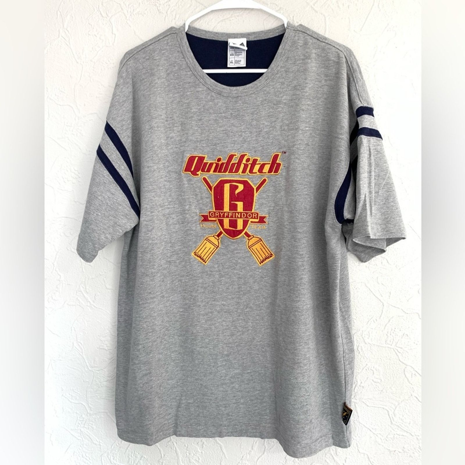 Warner Bros Vintage Harry Potter Quidditch Gryffindor Embroidered Tee XL Size US XL / EU 56 / 4 - 1 Thumbnail