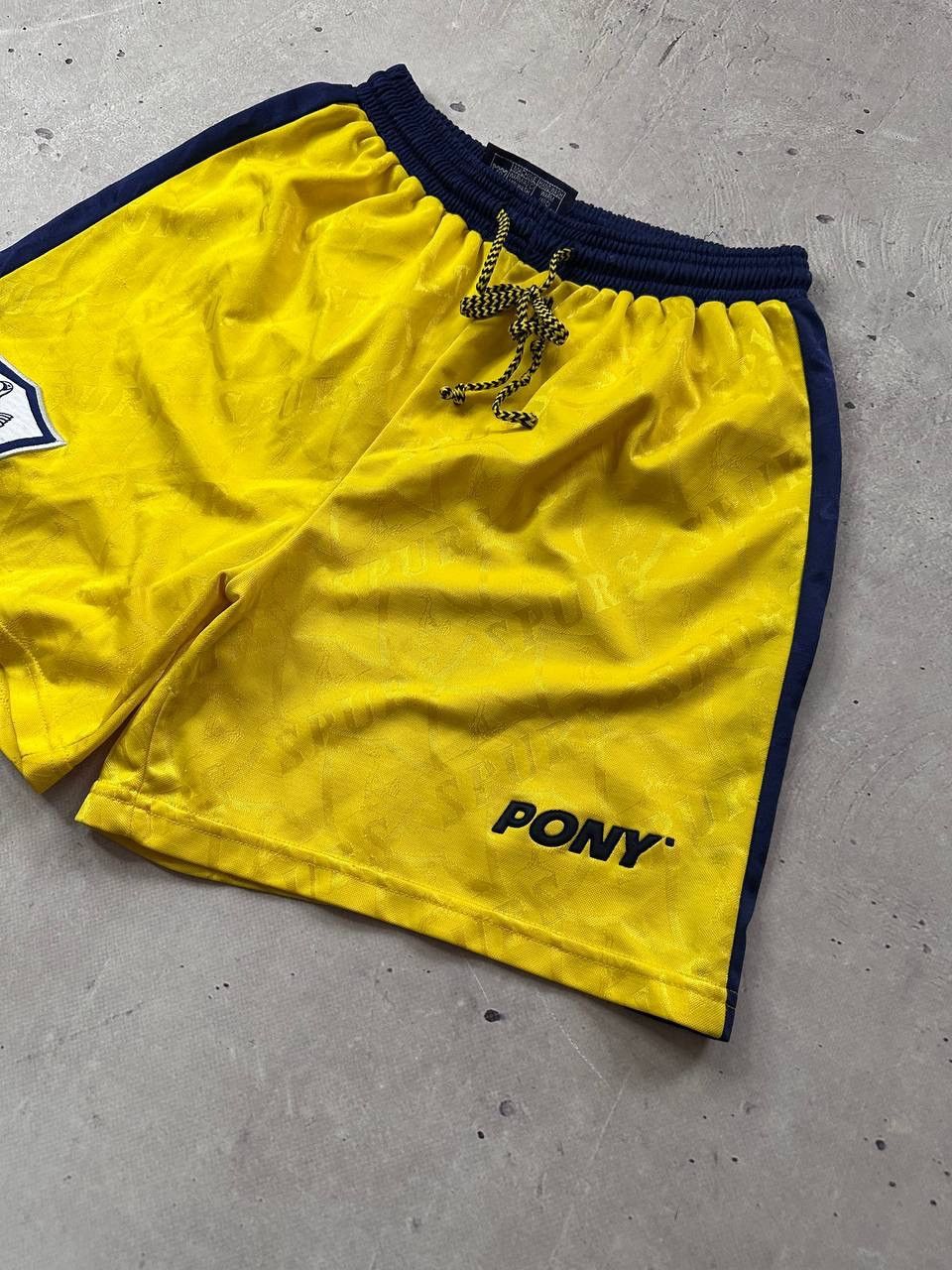 PONY × Vintage Pony FC Tottenham Vintage Soccer Shorts Team Size US 30 / EU 46 - 2 Thumbnail