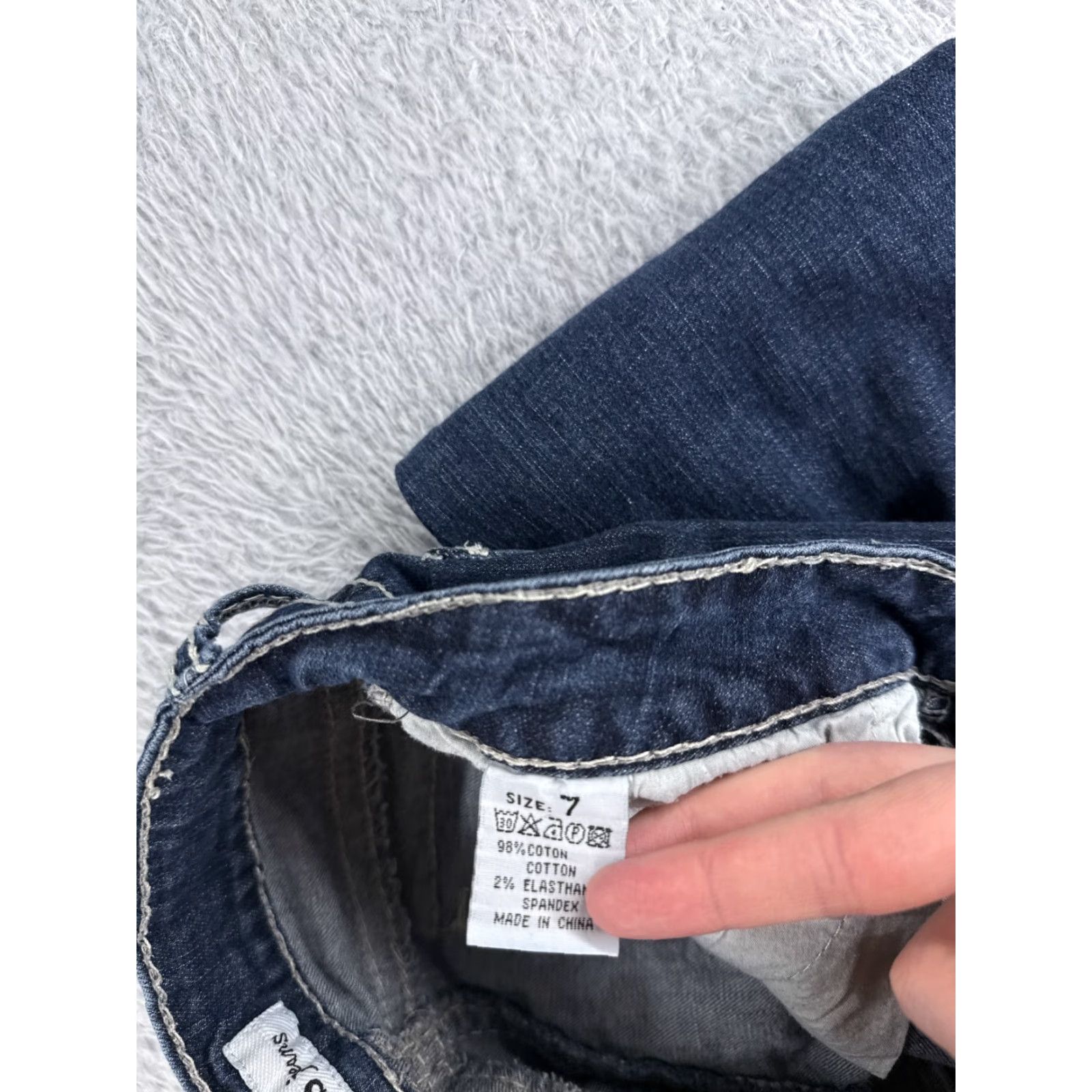 Denime Liuces Jeans Womens 7 Blue Denim Bootcut Distressed Dark Low Rise 25x26 Hemmed 26 Inseam Regular 5-Pocket Logo Embroidered Button Cotton Blend Stretch Size 28" / US 6 / IT 42 - 7 Thumbnail