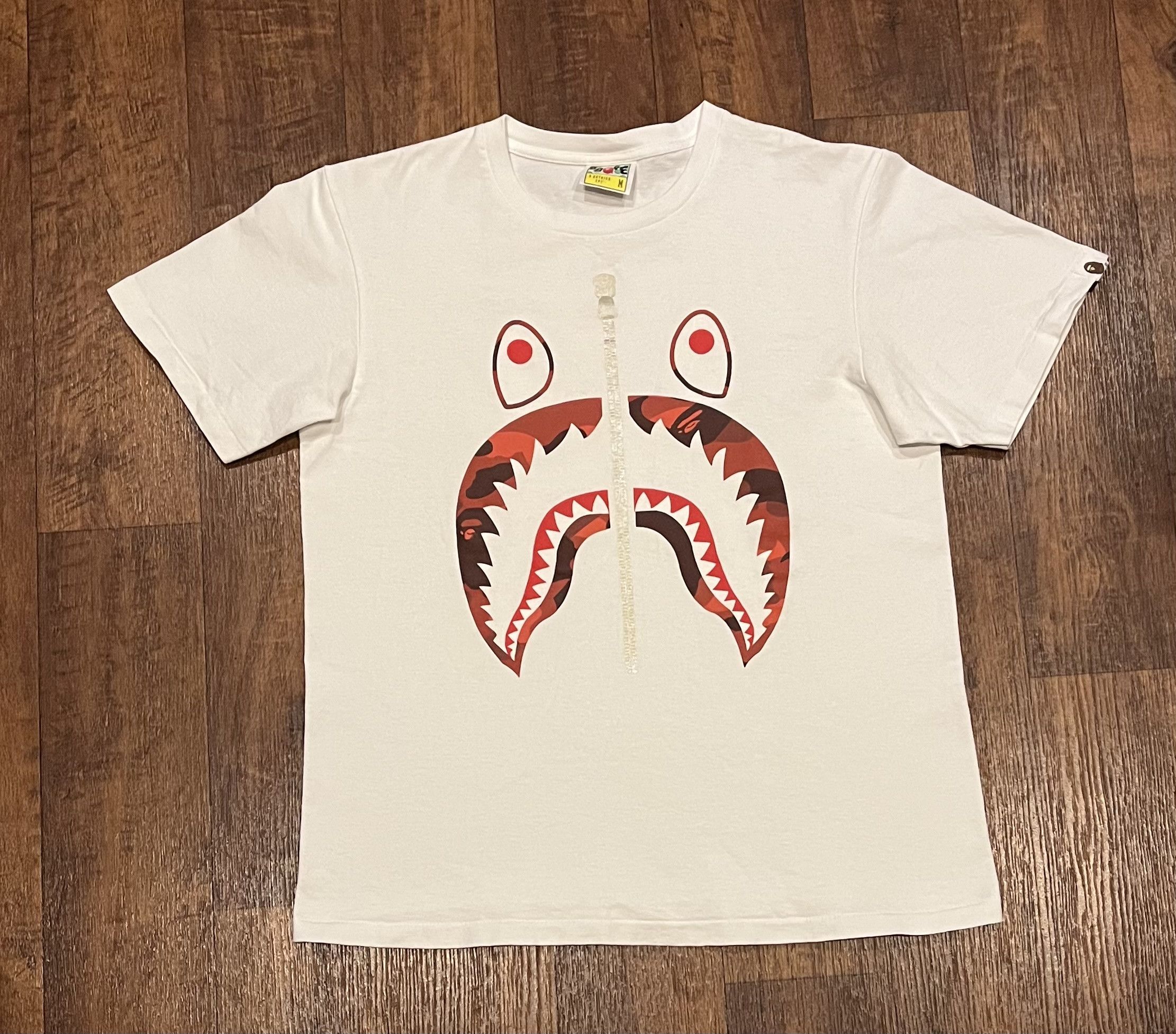 Bape Bape camo shark tee shirt Size US M / EU 48-50 / 2 - 1 Thumbnail