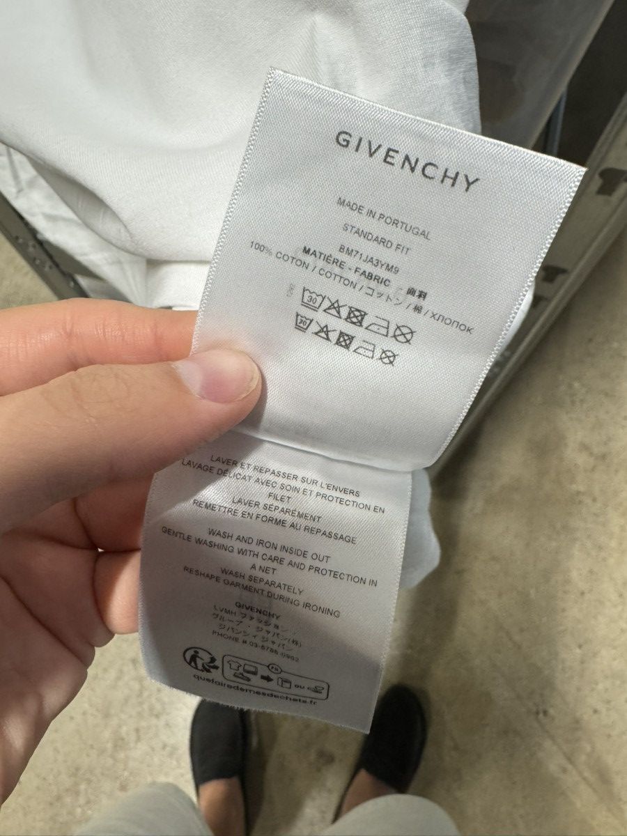 Givenchy Givenchy Logo Crest T-Shirt NEW 650$ Size US XL / EU 56 / 4 - 6 Thumbnail