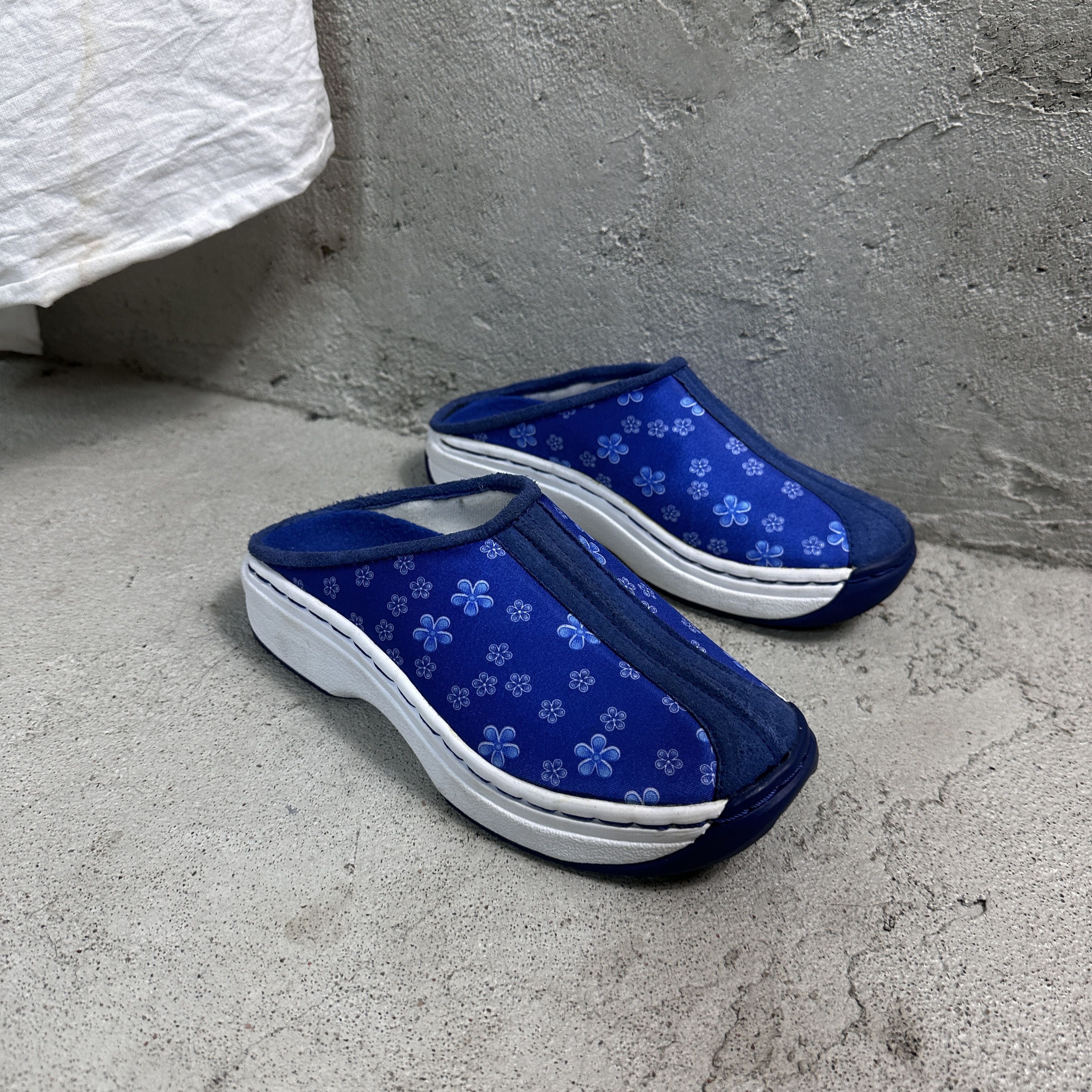 Nike × Vintage Vintage Nike Osaka Flower Mule 00s shoes Size US 6 / IT 36 - 2 Thumbnail