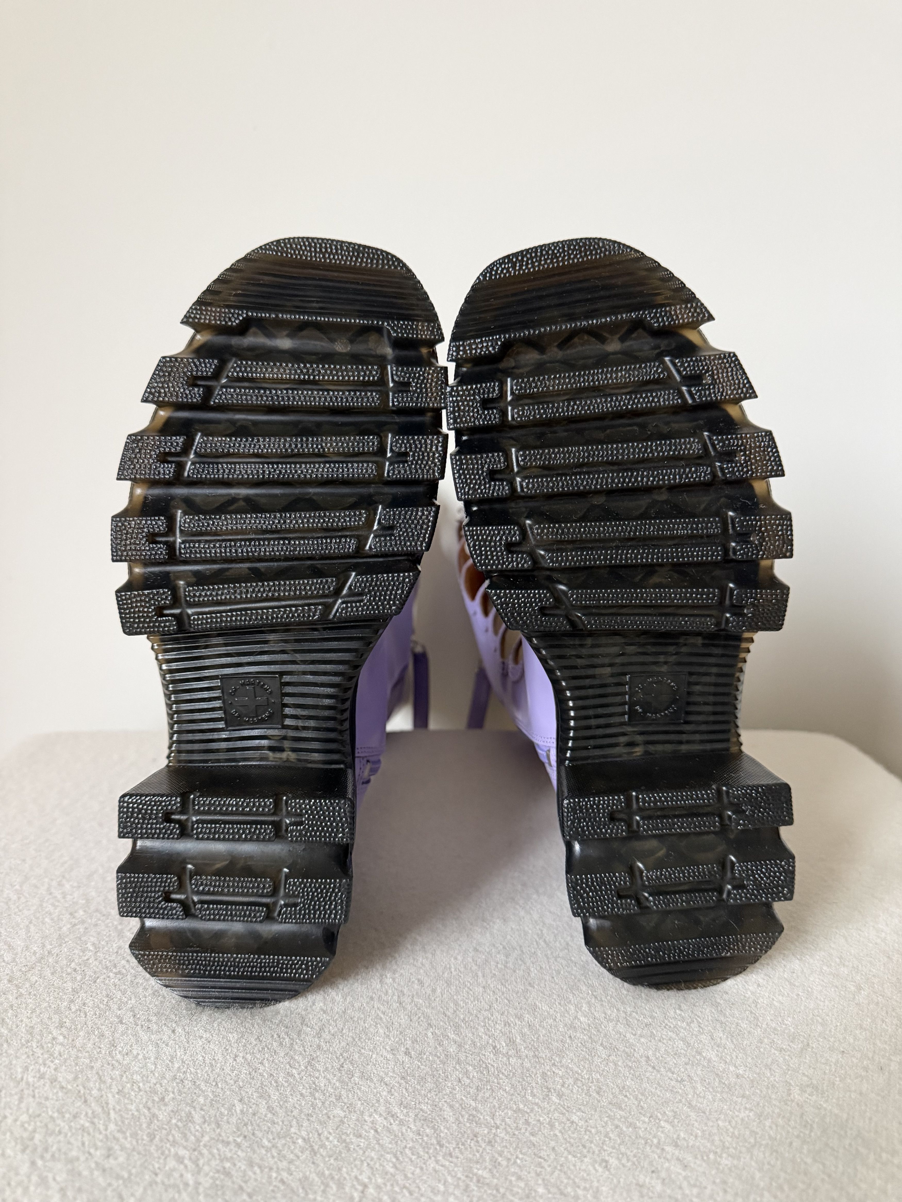 Dr. Martens × Marc Jacobs Dr. Martens Marc Jacobs Kiki Boots in Bright Lavender Size US 6 / IT 36 - 7 Thumbnail