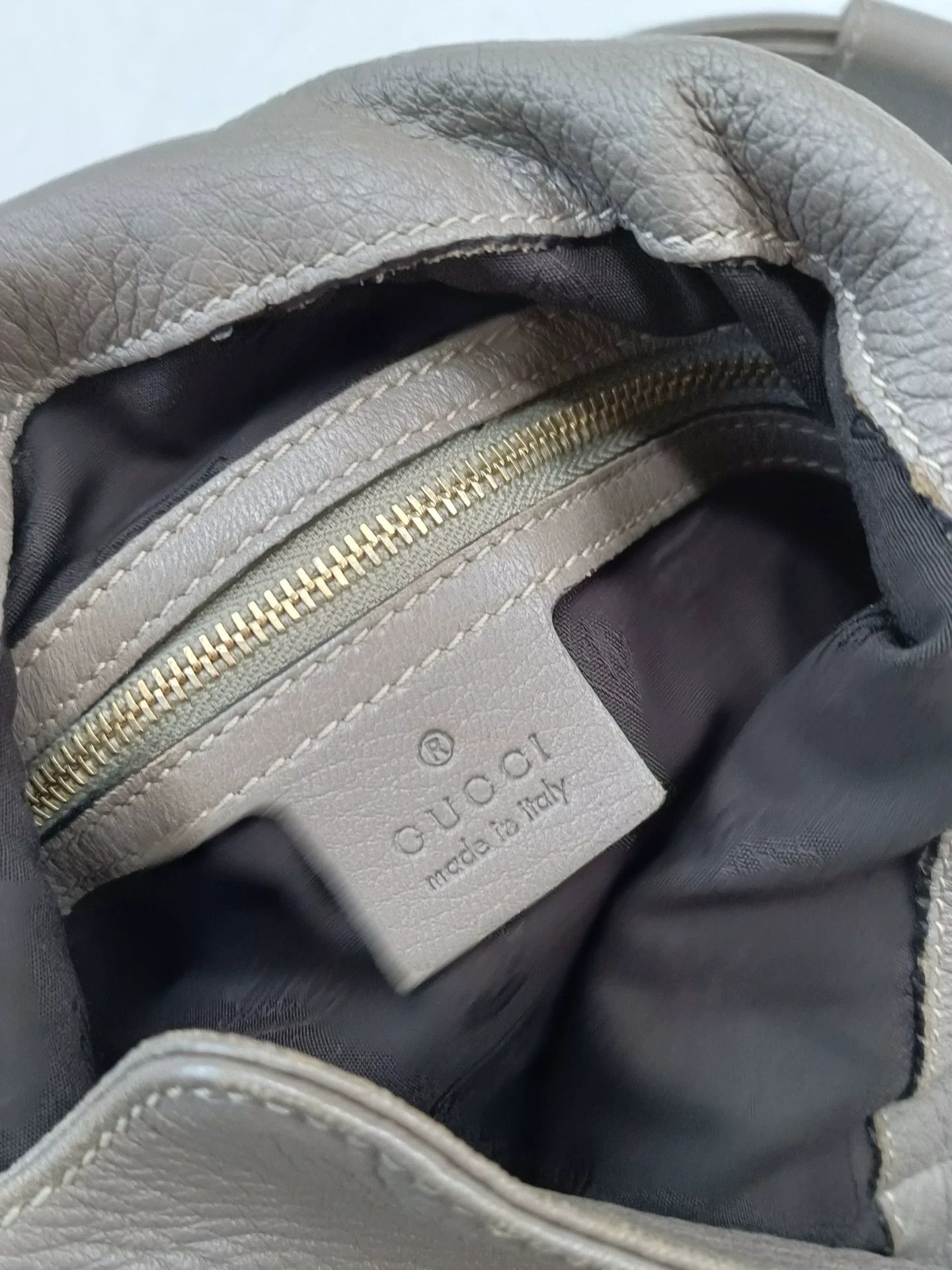Gucci Gucci Vintage Armpit Bag w/ Strap (Size 41x35-52) Size ONE SIZE - 8 Thumbnail