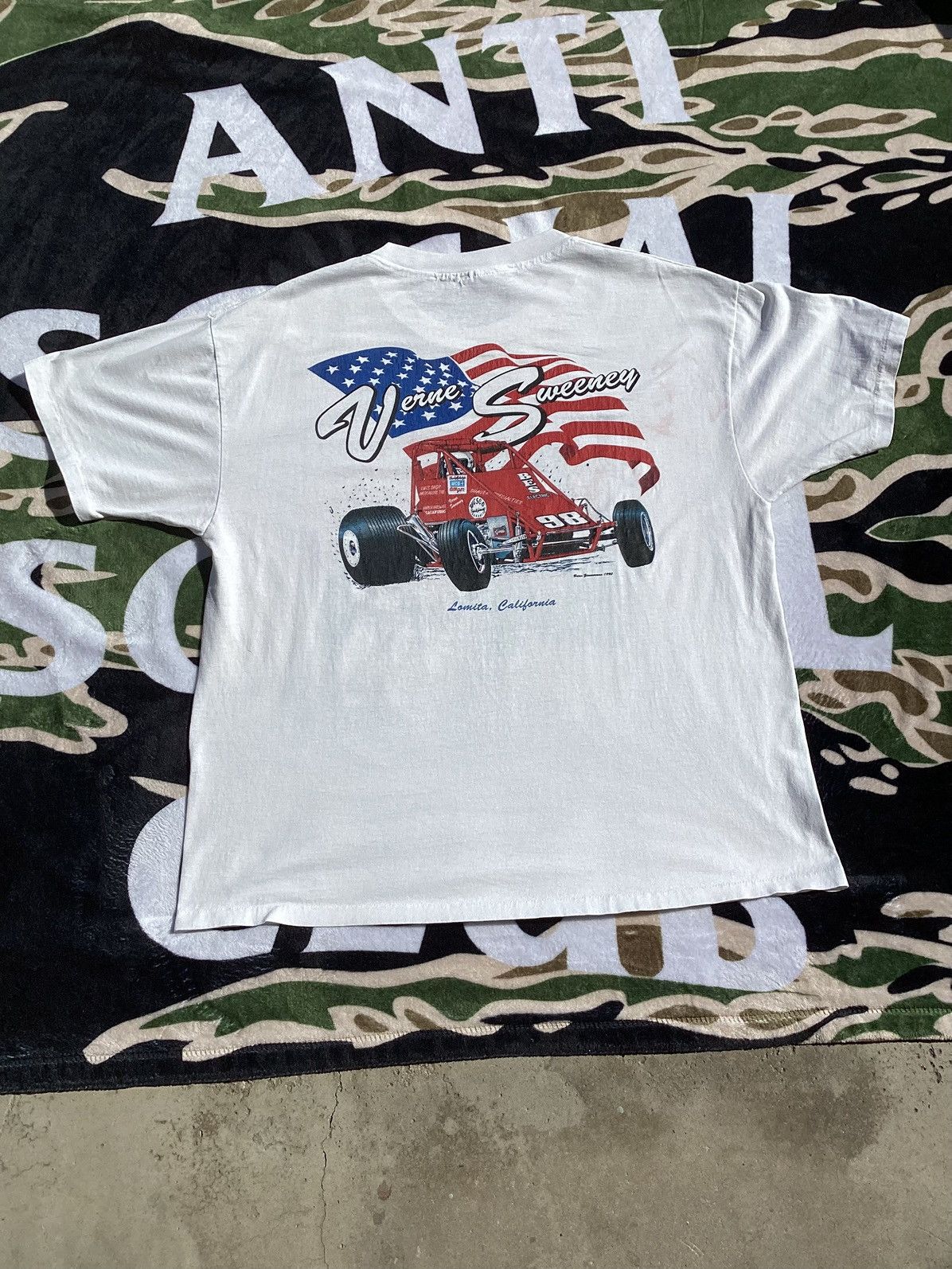 Hanes Vtg 1990 Vern Sweeney, Lomita, cali funny car racing Tshirts Size US L / EU 52-54 / 3 - 4 Thumbnail