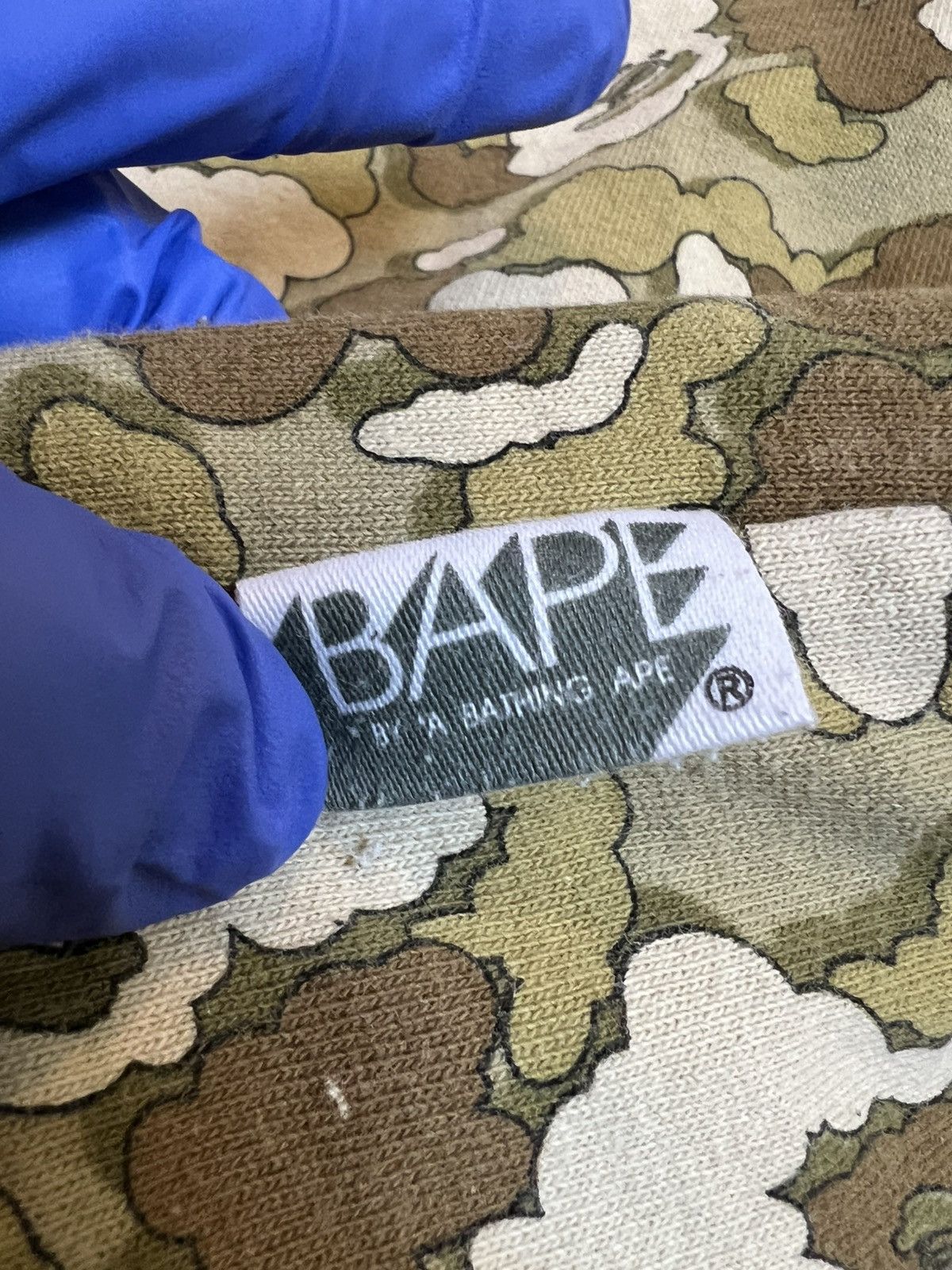 Bape Bape x Kaws Olive Cloud Camo Chomper Reversible Crewneck Size US M / EU 48-50 / 2 - 7 Thumbnail