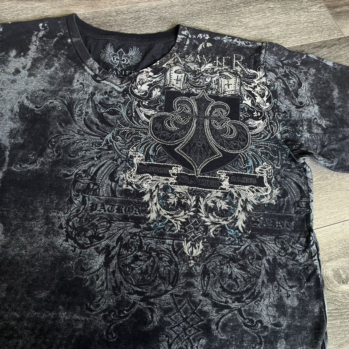 Affliction Vintage Y2K Xzavier Affliction Studded Cross Logo V Neck Tee Size US XXL / EU 58 / 5 - 3 Thumbnail