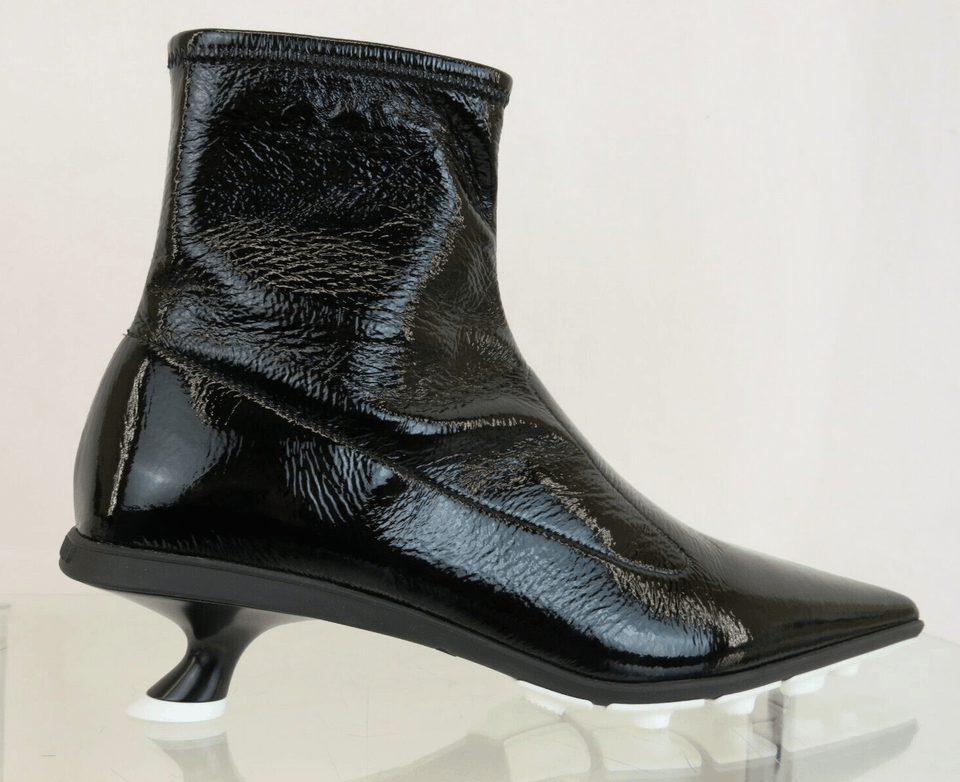 o1la1rc1a0724 Heeled Boot in Black