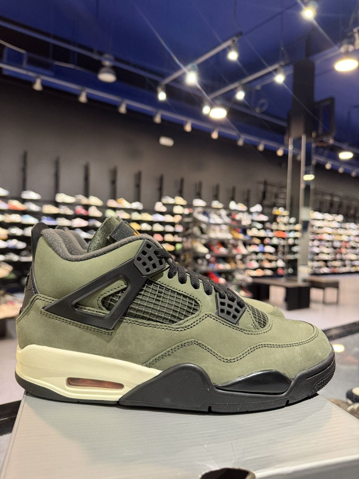 Jordan Brand Size 8.5 - Jordan 4 Retro OG SP Undefeated “2025” Size US 8.5 / EU 41-42 - 3 Thumbnail