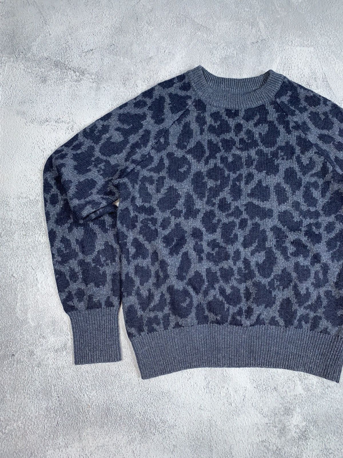 Japanese Brand Vintage Japanese coloured all over sweater streetwear sizeXS Size XS / US 0-2 / IT 36-38 - 3 Thumbnail