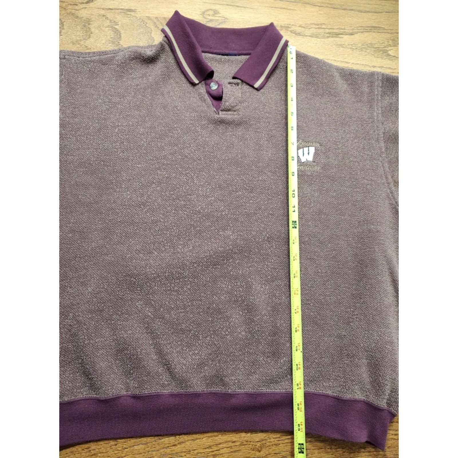 NCAA VINTAGE Wisconsin Badgers Collared Sweatshirt Sweater Mens XL Dark Red NCAA 90s Football Size US XL / EU 56 / 4 - 7 Thumbnail