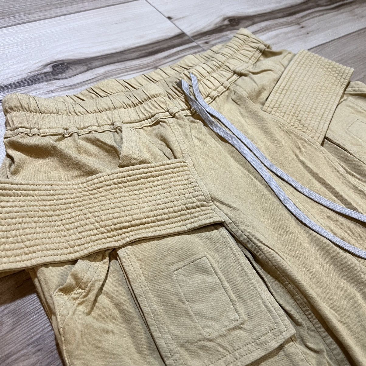 Rick Owens Rick Owens DRKSHDW Wide Creatch Cargo Sweatpants Mustard Size US 32 / EU 48 - 3 Thumbnail