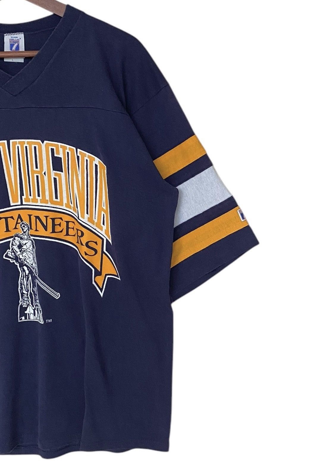 NBA × Vintage Vintage NBA Team West Virginia Mountaineers T-shirt 1990s Size US L / EU 52-54 / 3 - 4 Thumbnail