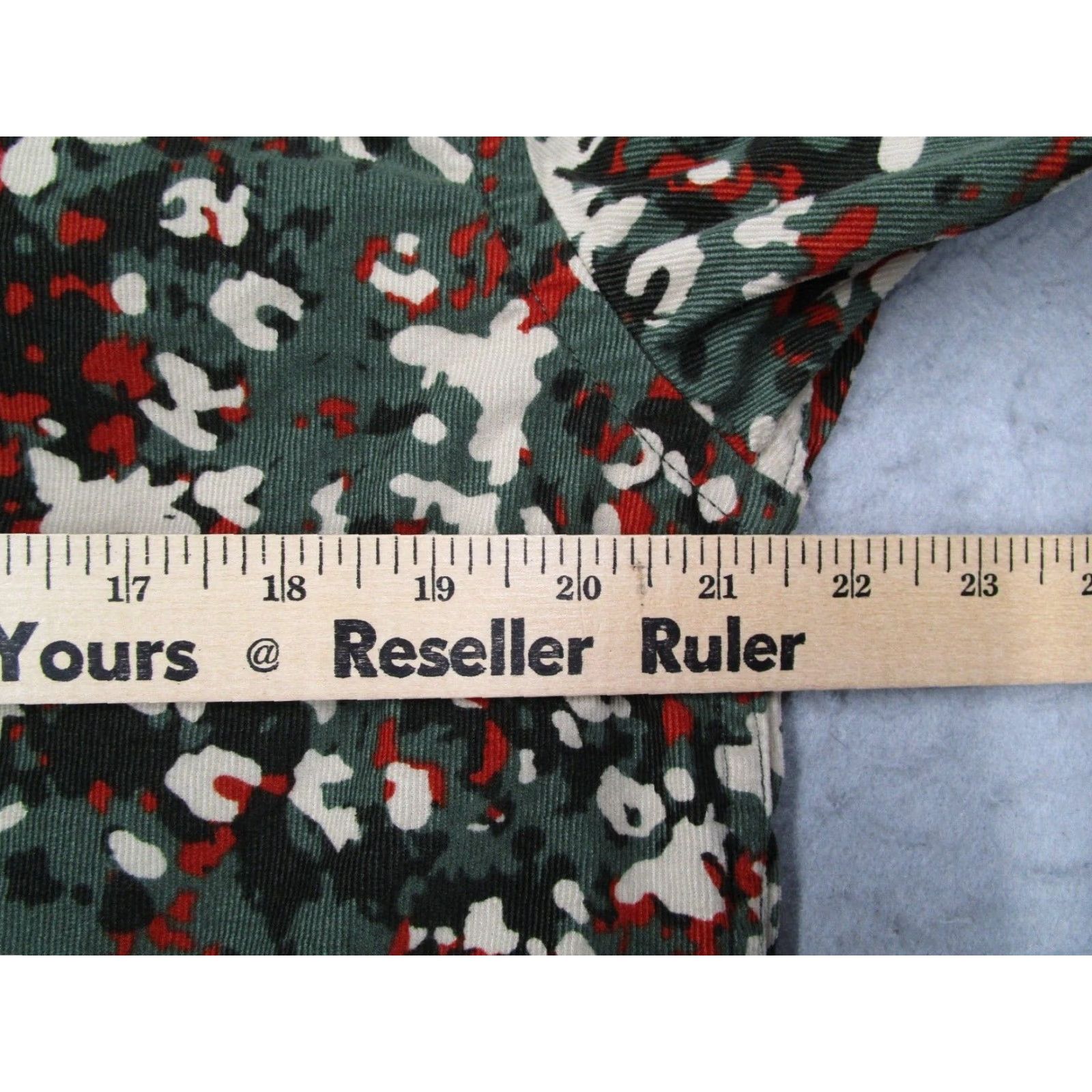 Levi's Levis Mens Green Camo Relaxed Fit Corduroy Button Up Shirt Medium Long Sleeve Size US M / EU 48-50 / 2 - 6 Thumbnail