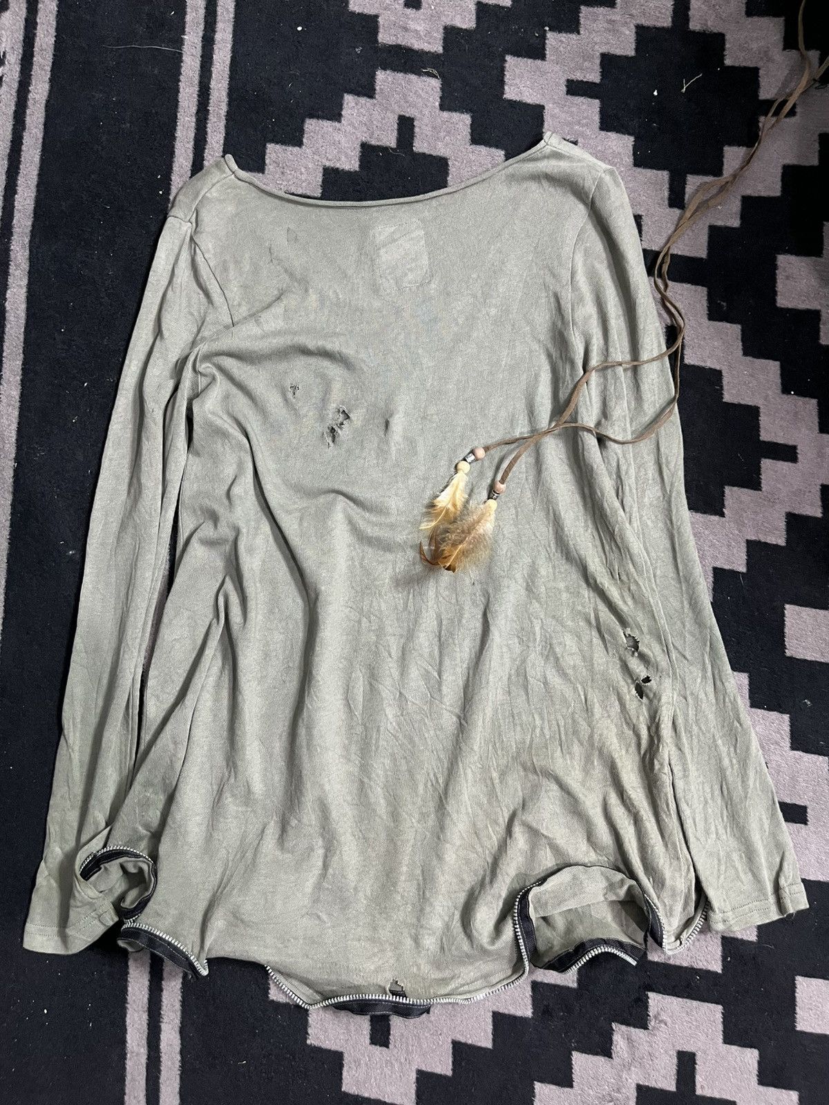 Le Grande Bleu (L.G.B.) Vintage tkmixpice distressed zipper flare longsleeve tshirt Size US M / EU 48-50 / 2 - 2 Thumbnail