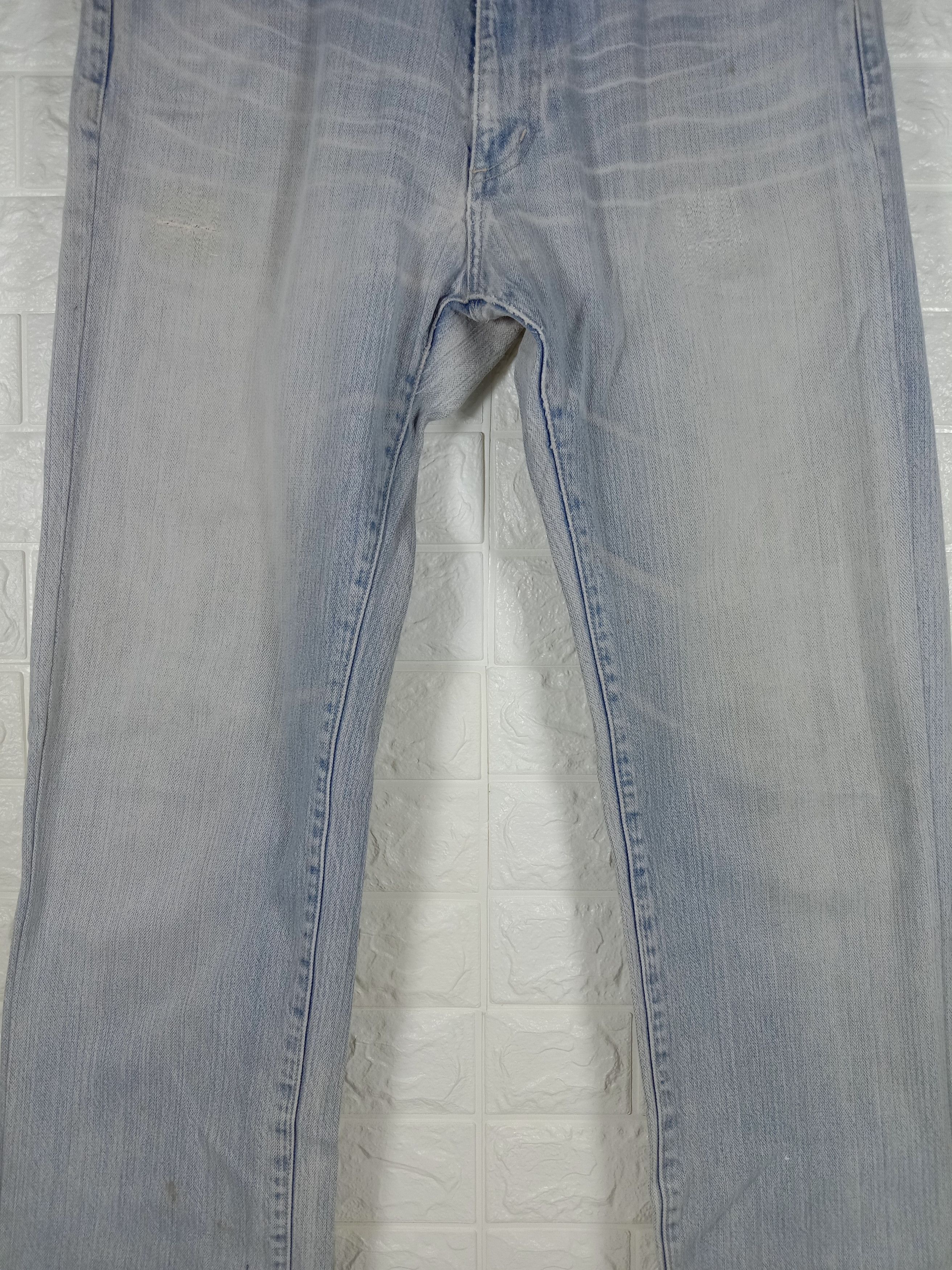 Guess Vintage Guess Light Wash Jeans Distressed Denim Size US 36 / EU 52 - 3 Thumbnail