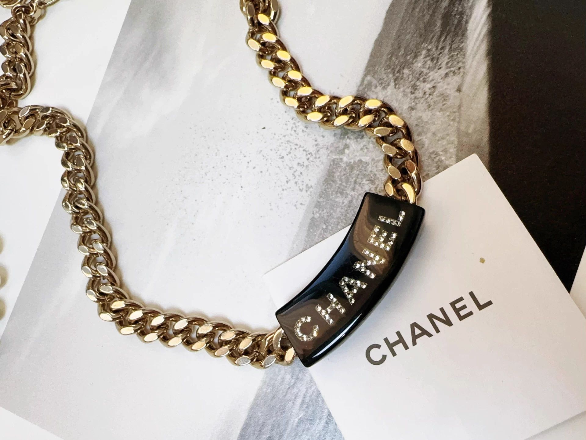 Chanel Chanel 22B Black Acrylic Crystal Logo Bracelet Size ONE SIZE - 7 Thumbnail