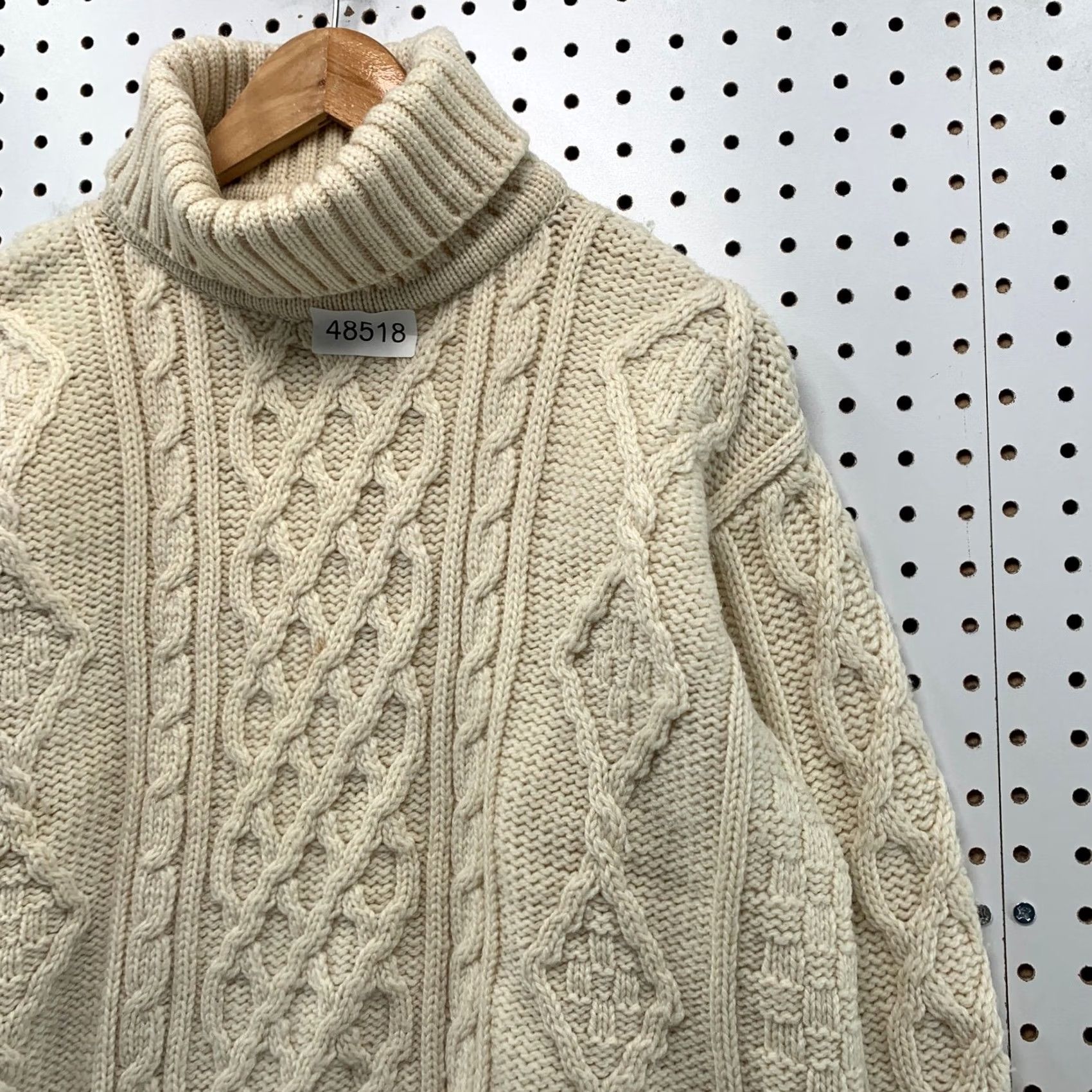 Vintage VINTAGE Callan Country Collection Sweater L Cream 90s Merino Wool Aran Knit Size L / US 10 / IT 46 - 7 Thumbnail