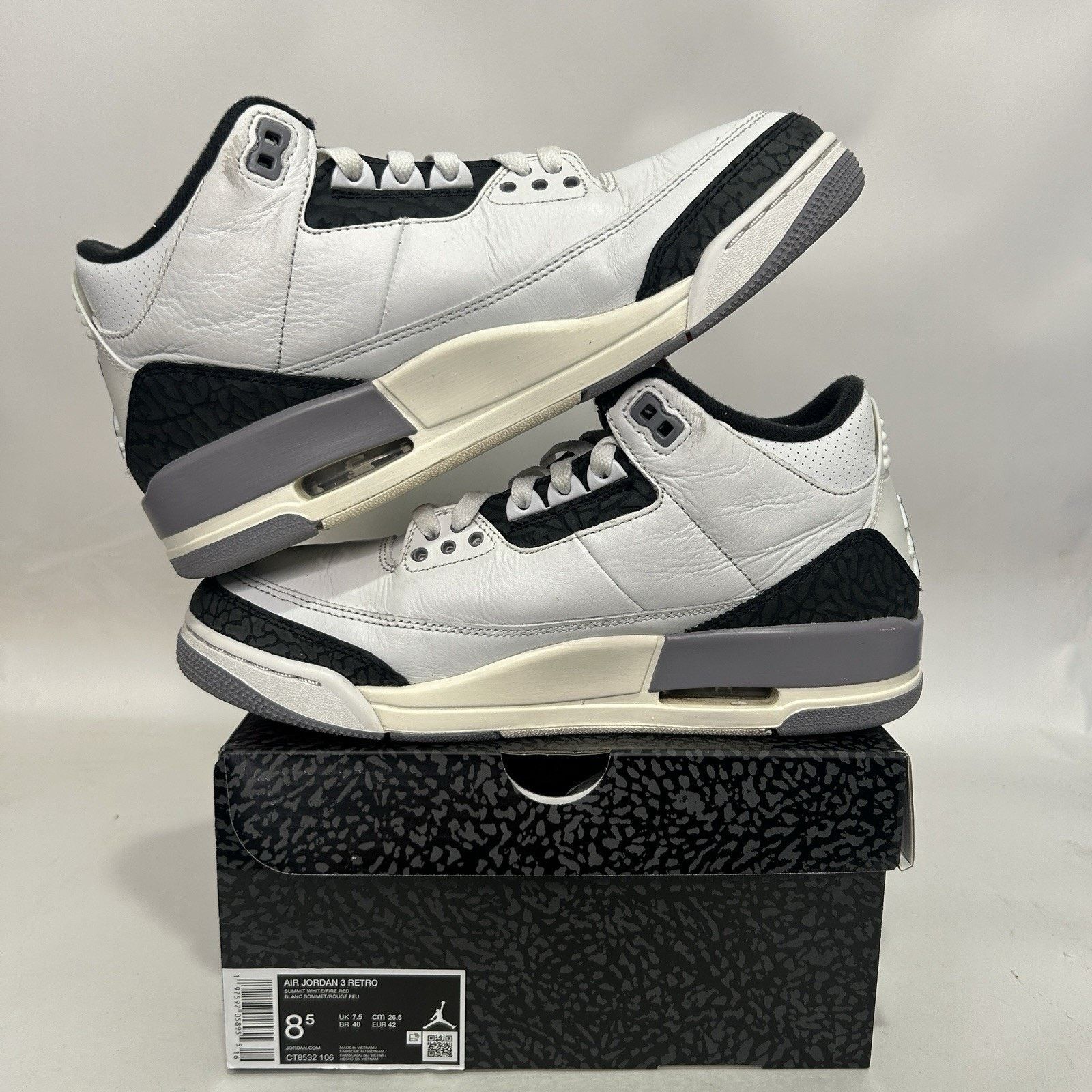 Jordan Brand Nike Air Jordan 3 Retro OG “Cement Grey” Size US 8.5 / EU 41-42 - 3 Thumbnail
