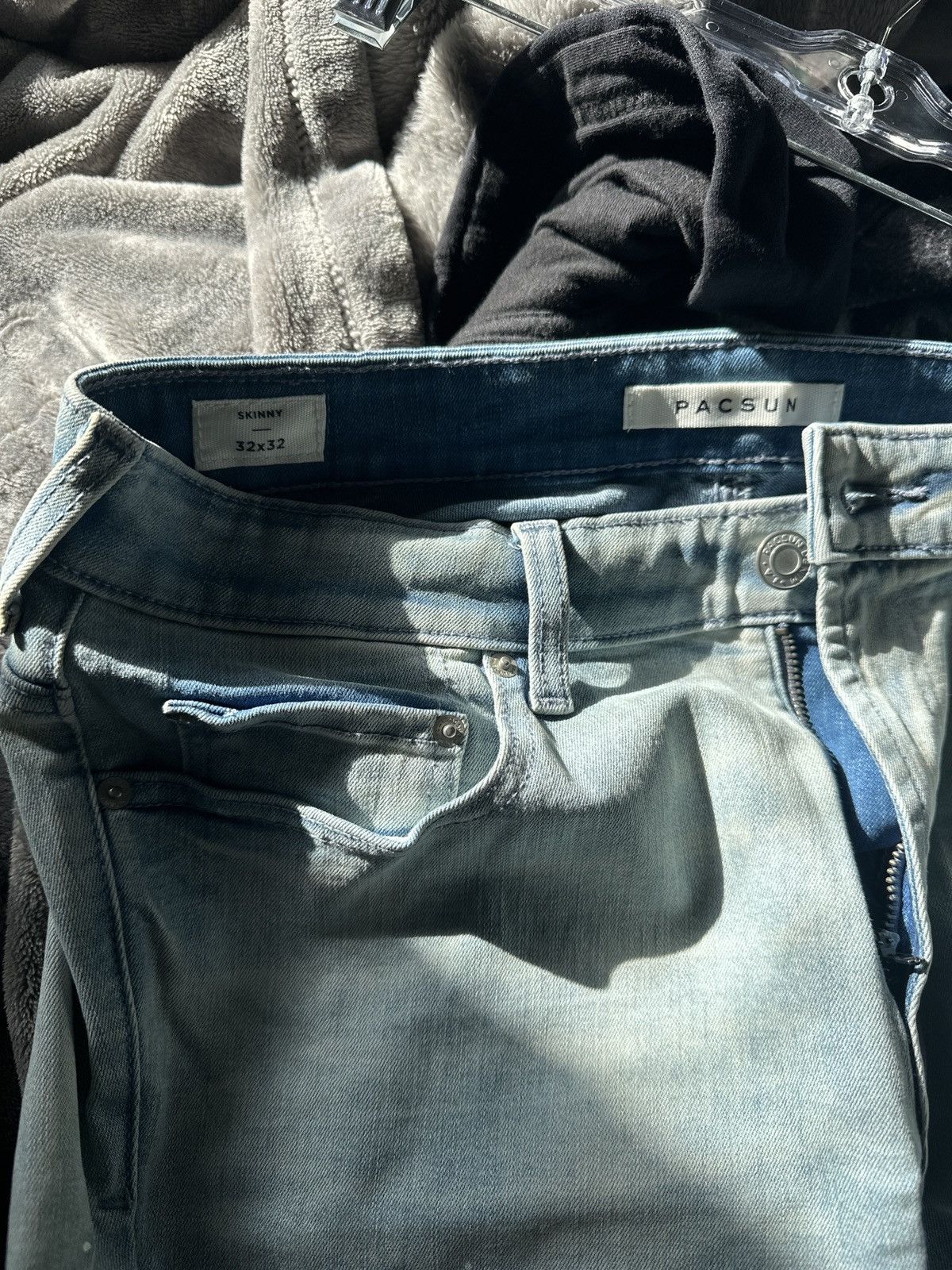Pacsun Skinny ripped paint splattered denim Size US 32 / EU 48 - 4 Thumbnail