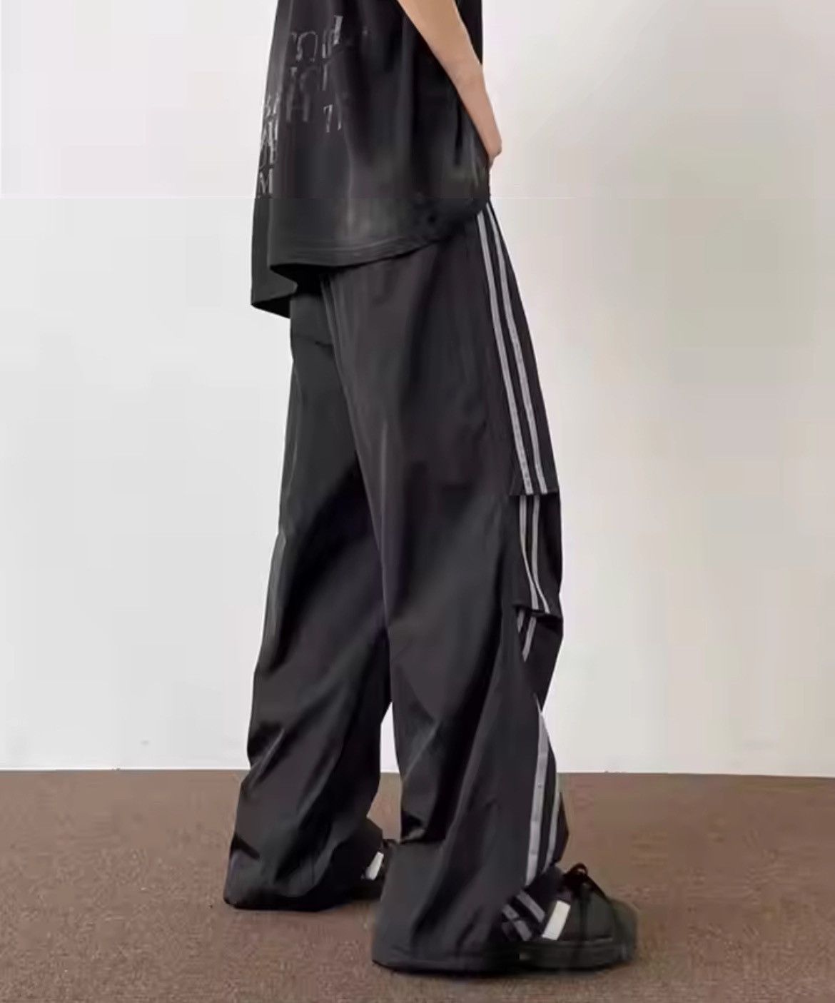 Japanese Brand × Vintage Y2K Elastic Waist Baggy Striped Sweatpant Joggers Men Women Size US 31 - 4 Thumbnail