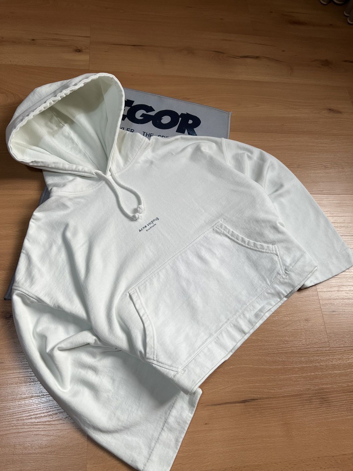 Acne Studios Acne Studios Stamp logo cropped boxy white hoodie XS-S Size US XS / EU 42 / 0 - 2 Thumbnail