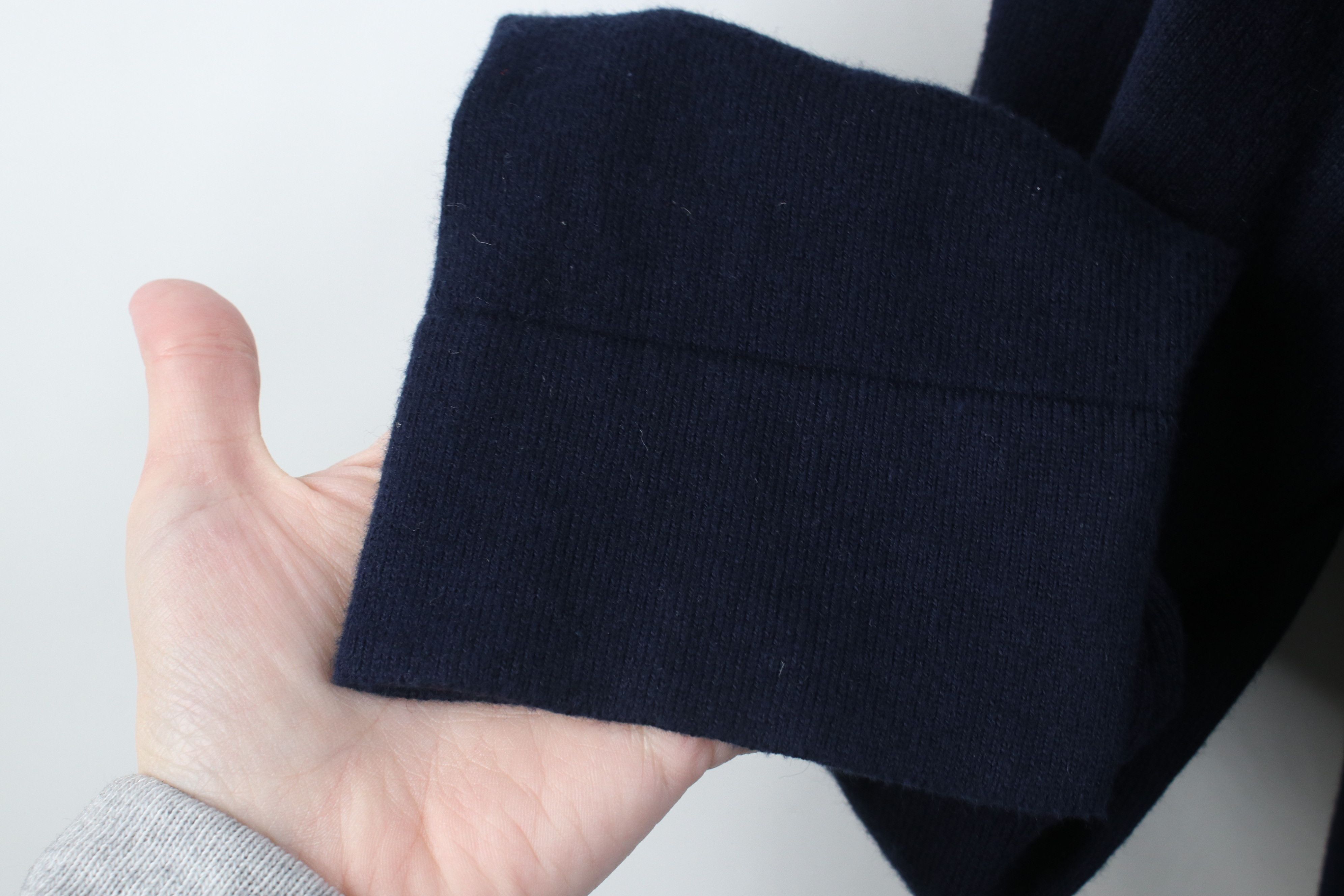 L.L. Bean Vintage LL Bean Cashmere Knit V-Neck Sweater Navy Blue Size US L / EU 52-54 / 3 - 5 Thumbnail