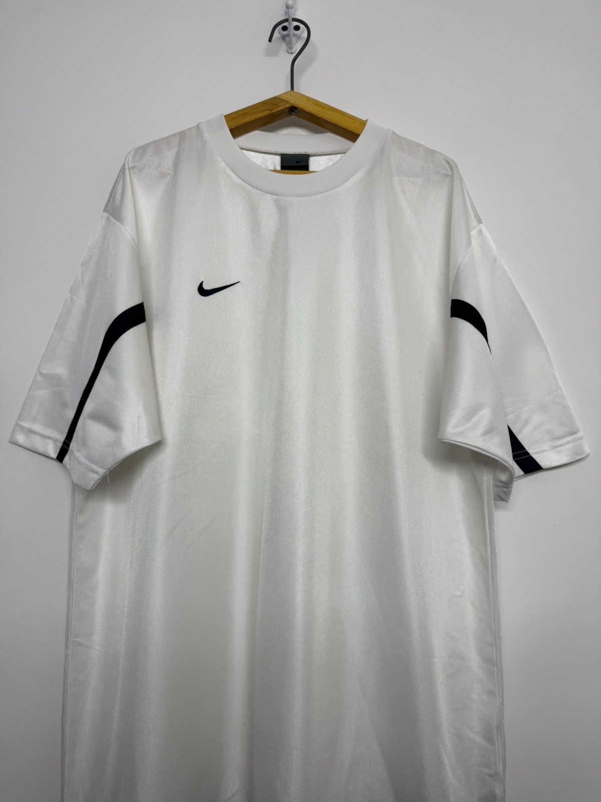 Nike Vintage Y2k Nike Swoosh Logo T-Shirt Size US L / EU 52-54 / 3 - 3 Thumbnail