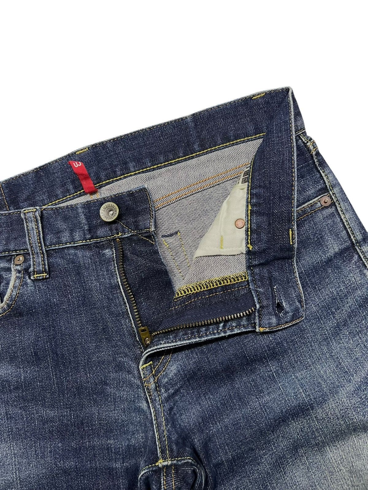 Uniqlo Vintage Uniqlo UJ Selvedge Denim Japan - Vintage Wash | W33 Size US 33 - 10 Thumbnail