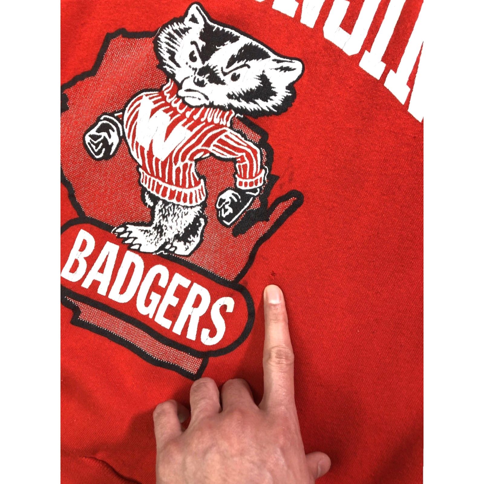 NCAA VINTAGE Wisconsin Badgers Raglan Sweatshirt 80’s College NCAA Sports Football Shirt Mens Large Red Size US L / EU 52-54 / 3 - 3 Thumbnail
