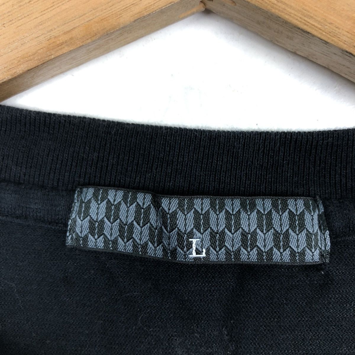 Issey Miyake 🔥ART T-SHIRT BIG LOGO JAPAN MADE ISSEY MIYAKE DESIGN Size US L / EU 52-54 / 3 - 8 Thumbnail