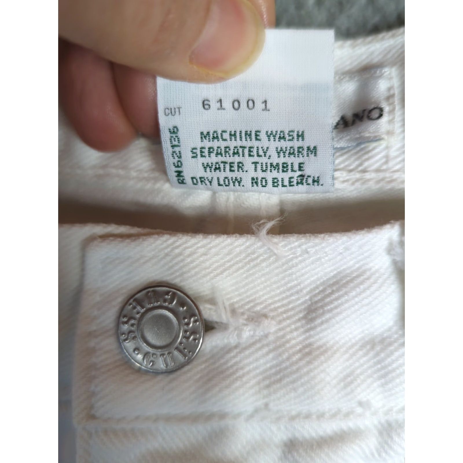 Guess VINTAGE Guess Mens Shorts Bermuda 30 White Denim 12” Inseam 100% Cotton USA Mens Shorts Baggy 90s Logo Pocket 5-Pocket Design Zip Front Size US 30 / EU 46 - 5 Thumbnail