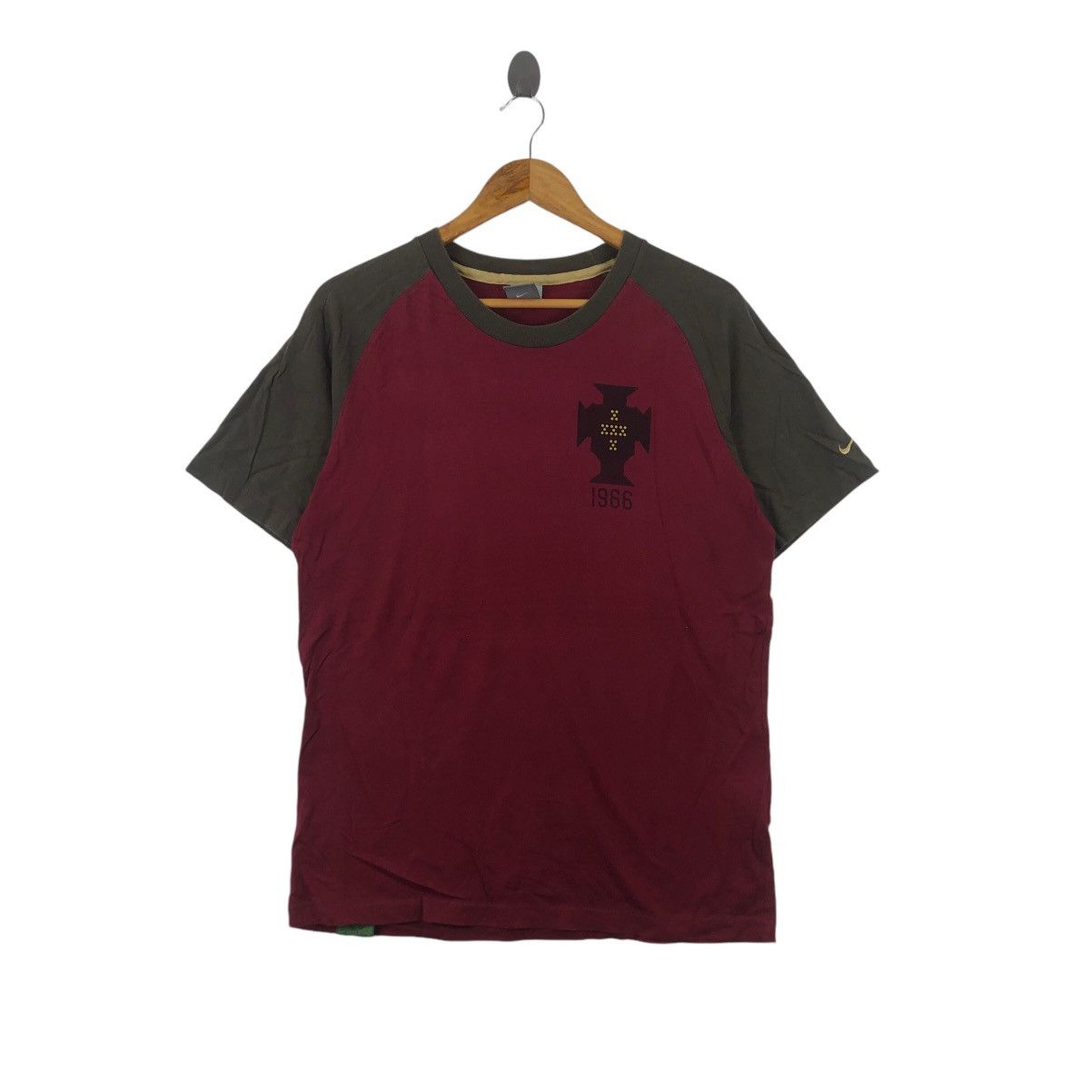 Nike Vintage NIKE x PORTUGAL QUARESMA No 9 Tee Shirt Top Jersey Size US M / EU 48-50 / 2 - 1 Thumbnail
