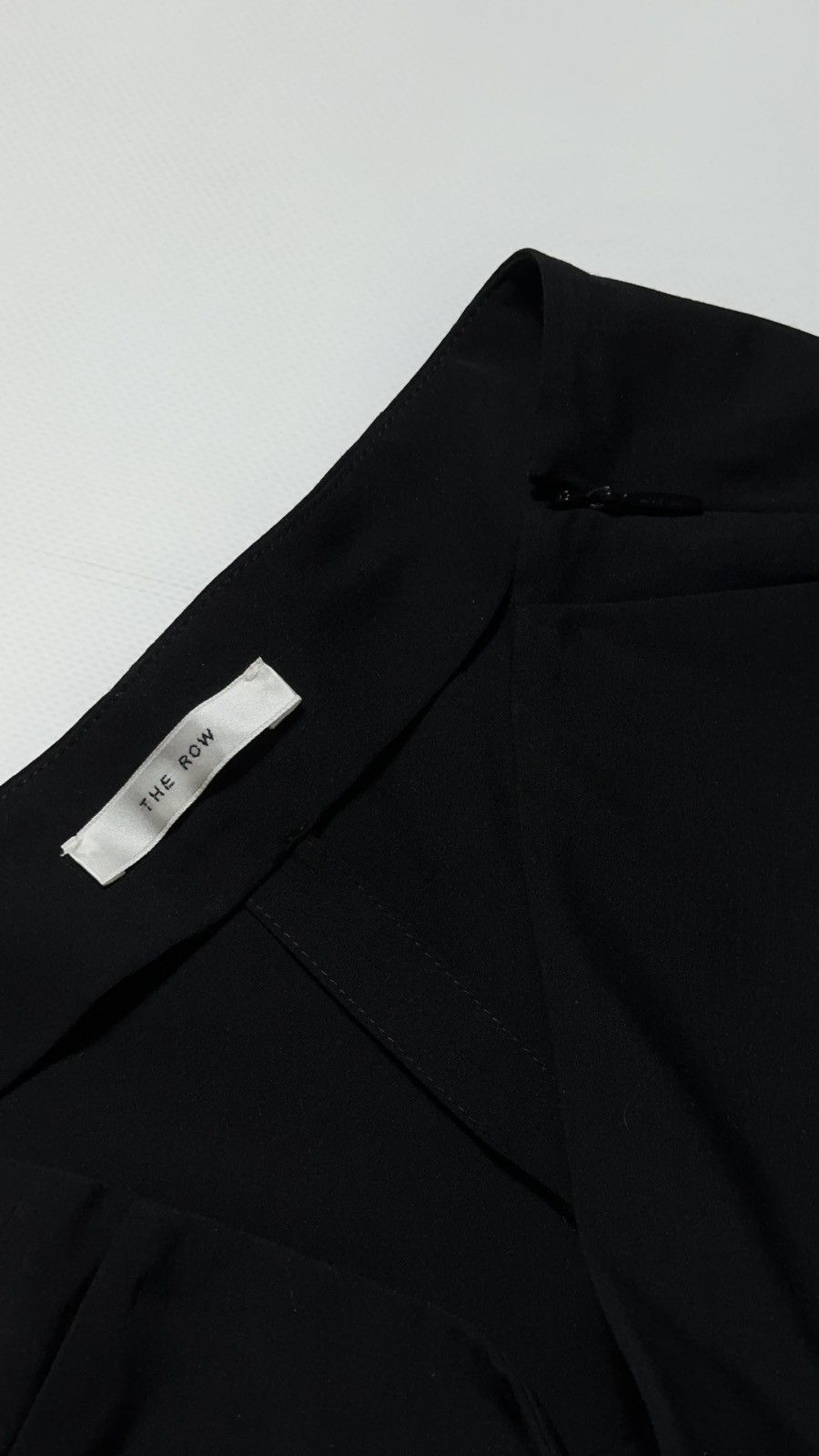 The Row The Row 7249 W1761 black pants wool/viscose/silk Size 26" / US 2 / IT 38 - 3 Thumbnail
