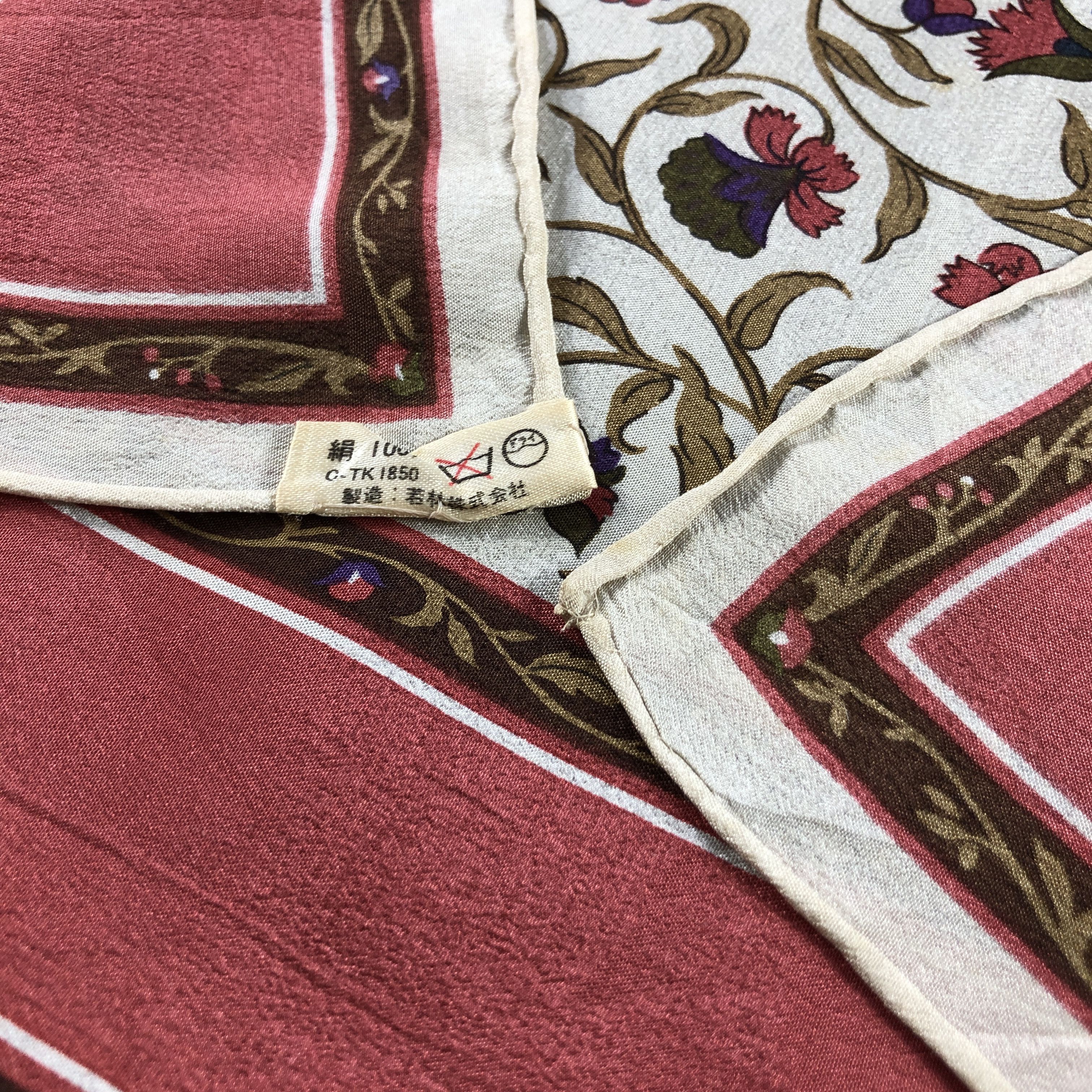 Pierre Balmain Pierre Balmain Paisley Hand Rolled Silk Scarf M1236 Size ONE SIZE - 5 Thumbnail
